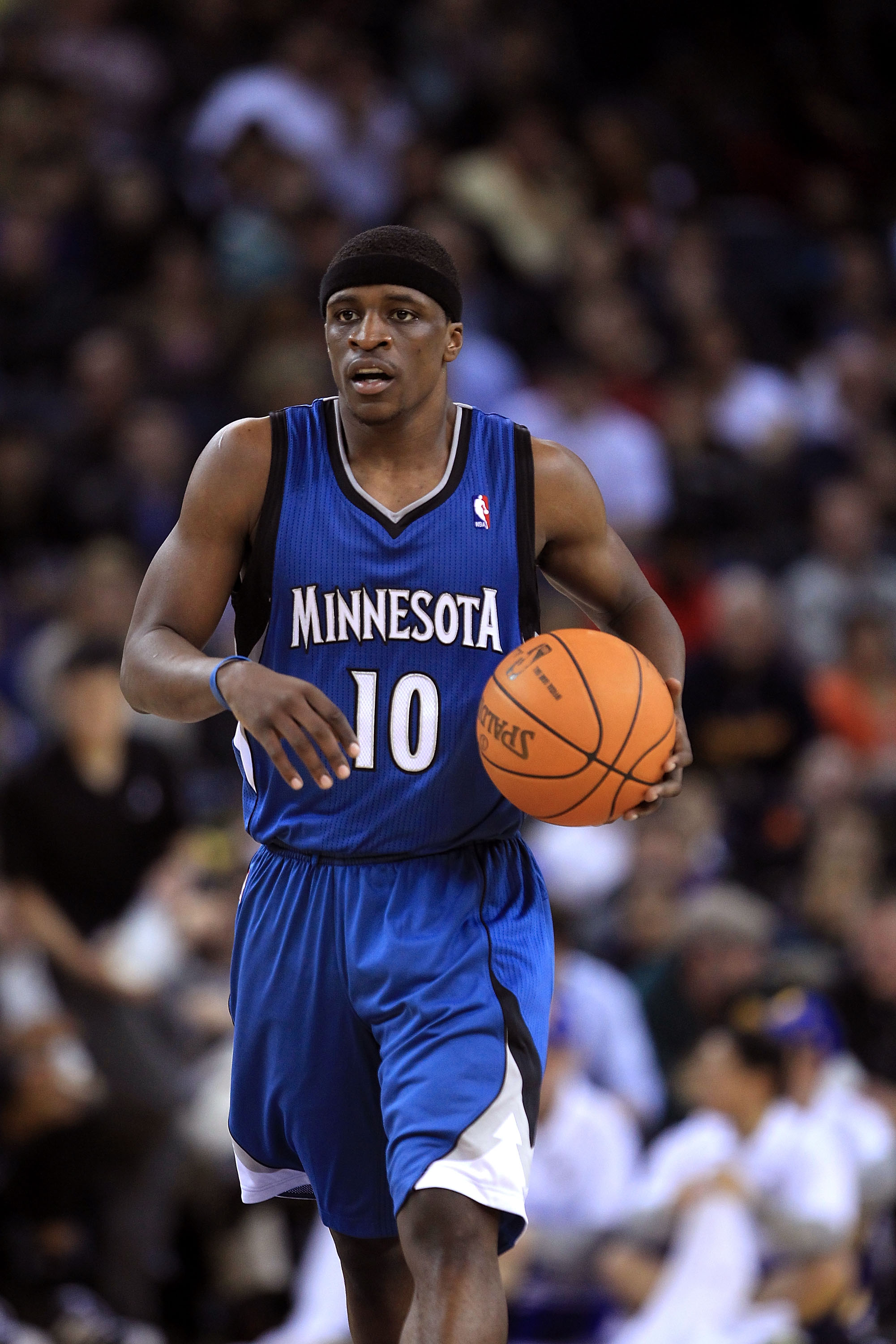 OAKLAND, CA - DECEMBER 14:  Jonny Flynn #10 of the Minnesota Timberwolves in action against the Golden State Warriors at Oracle Arena on December 14, 2010 in Oakland, California.  NOTE TO USER: User expressly acknowledges and agrees that, by downloading a