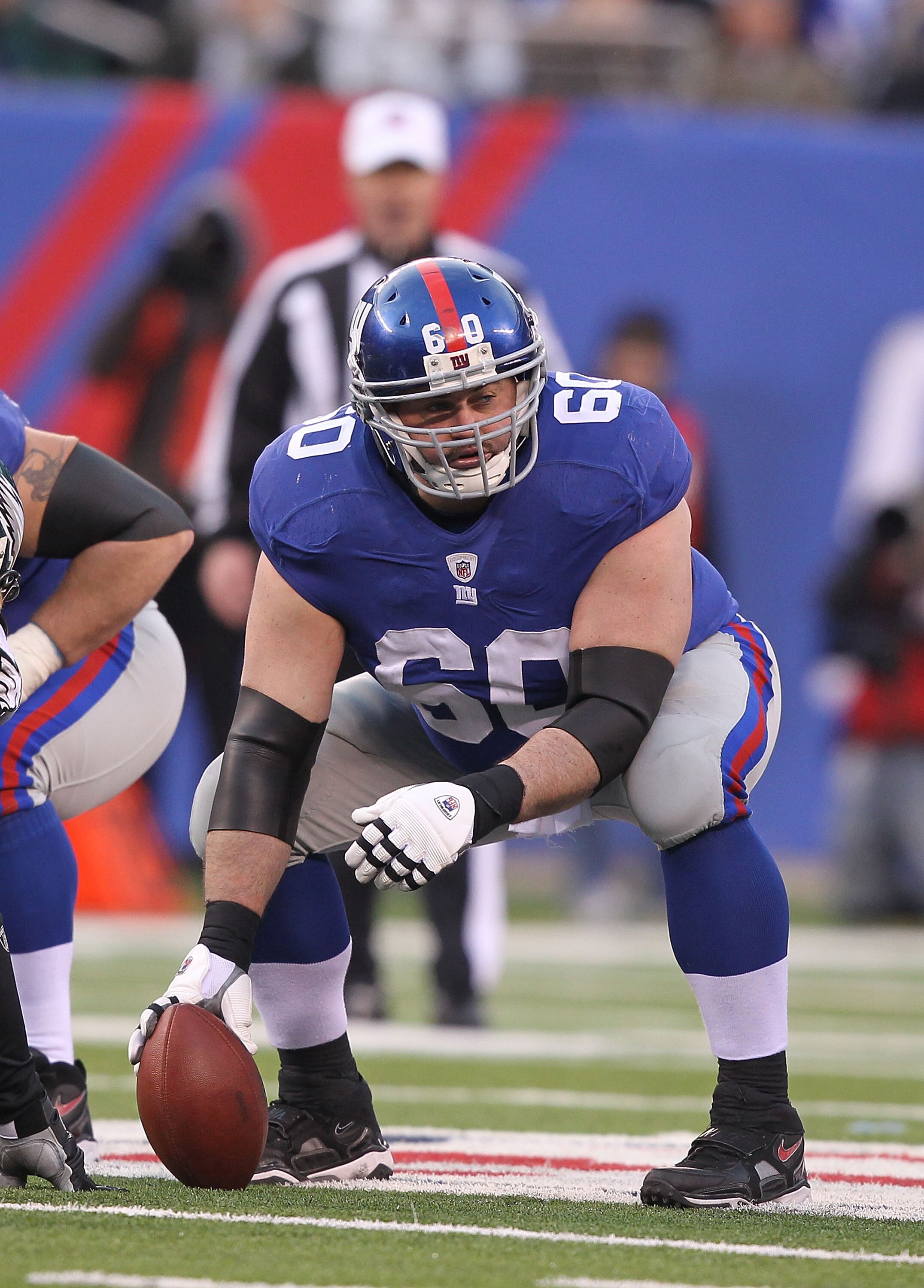 EAST RUTHERFORD, NJ - DECEMBER 19:  Shaun O'Hara #60 of the New York Giants in action against the Philadelphia Eagles during their game on December 19, 2010 at The New Meadowlands Stadium in East Rutherford, New Jersey.  (Photo by Al Bello/Getty Images)