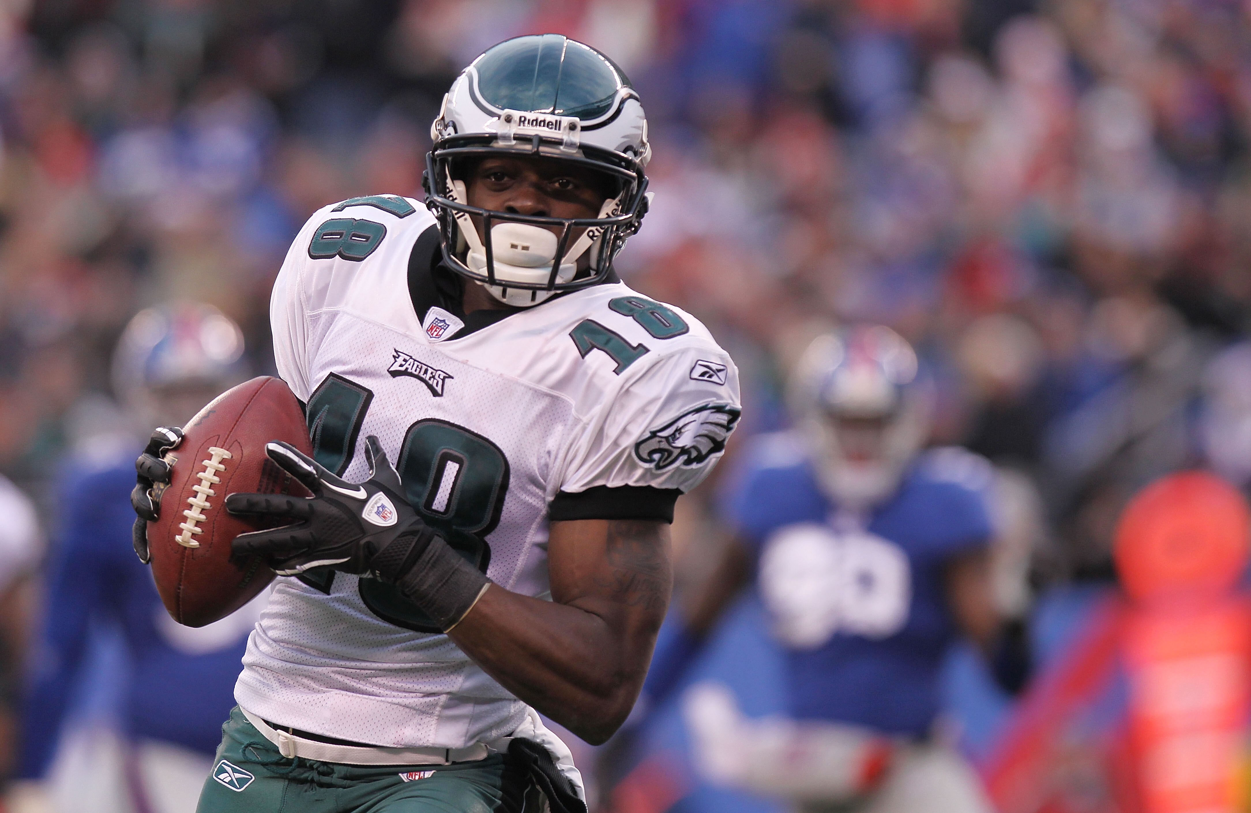 EAST RUTHERFORD, NJ - DECEMBER 19: Jeremy Maclin #18 of the Philadelphia Eagles against the New York Giants at New Meadowlands Stadium on December 19, 2010 in East Rutherford, New Jersey.  (Photo by Nick Laham/Getty Images)
