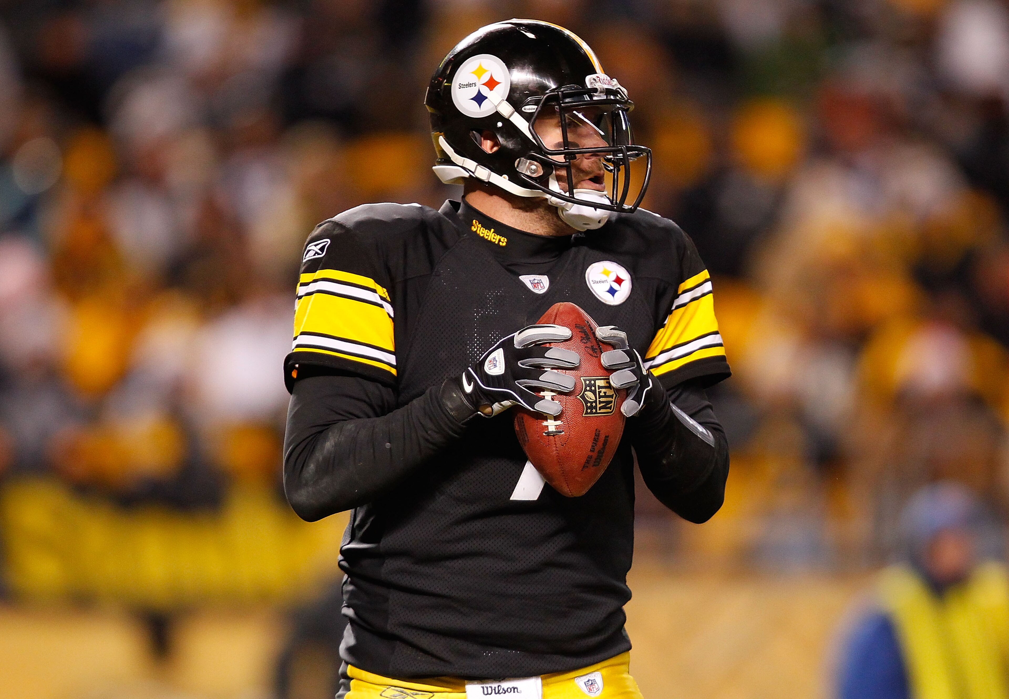 PITTSBURGH - DECEMBER 23: Ben Roethlisberger #7 of the Pittsburgh Steelers drops back to pass during the game against the Carolina Panthers on December 23, 2010 at Heinz Field in Pittsburgh, Pennsylvania. (Photo by Jared Wickerham/Getty Images) PITTSBURGH - DECEMBER 23: Ben Roethlisberger #7 of the Pittsburgh Steelers drops back to pass during the game against the Carolina Panthers on December 23, 2010 at Heinz Field in Pittsburgh, Pennsylvania. (Photo by Jared Wickerham/Getty Images)