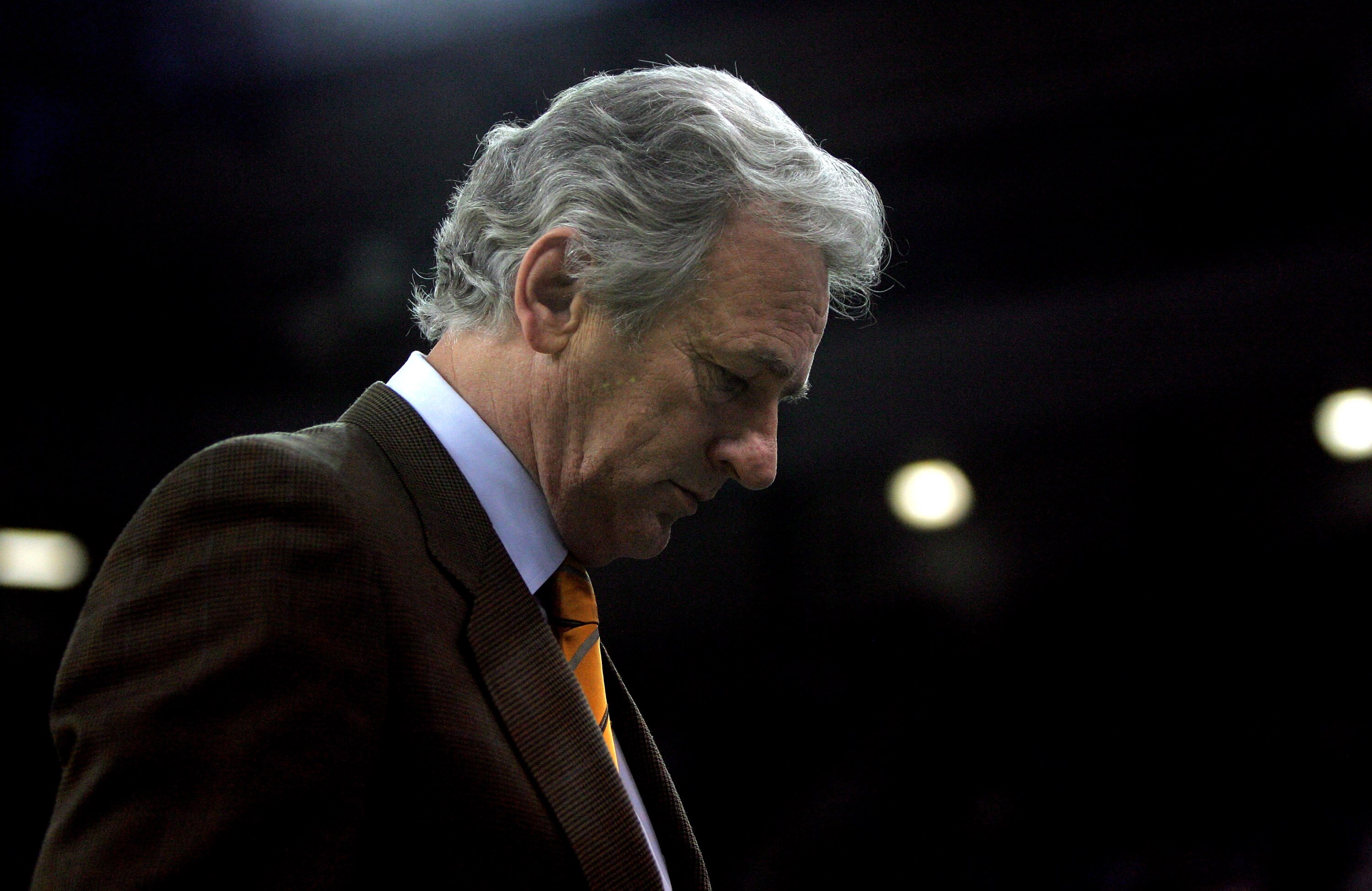 SACRAMENTO, CA - JANUARY 12:  Head coach Paul Westphal of the Sacramento Kings paces on the court during their loss to the Orlando Magic at ARCO Arena on January 12, 2010 in Sacramento, California.  NOTE TO USER: User expressly acknowledges and agrees tha
