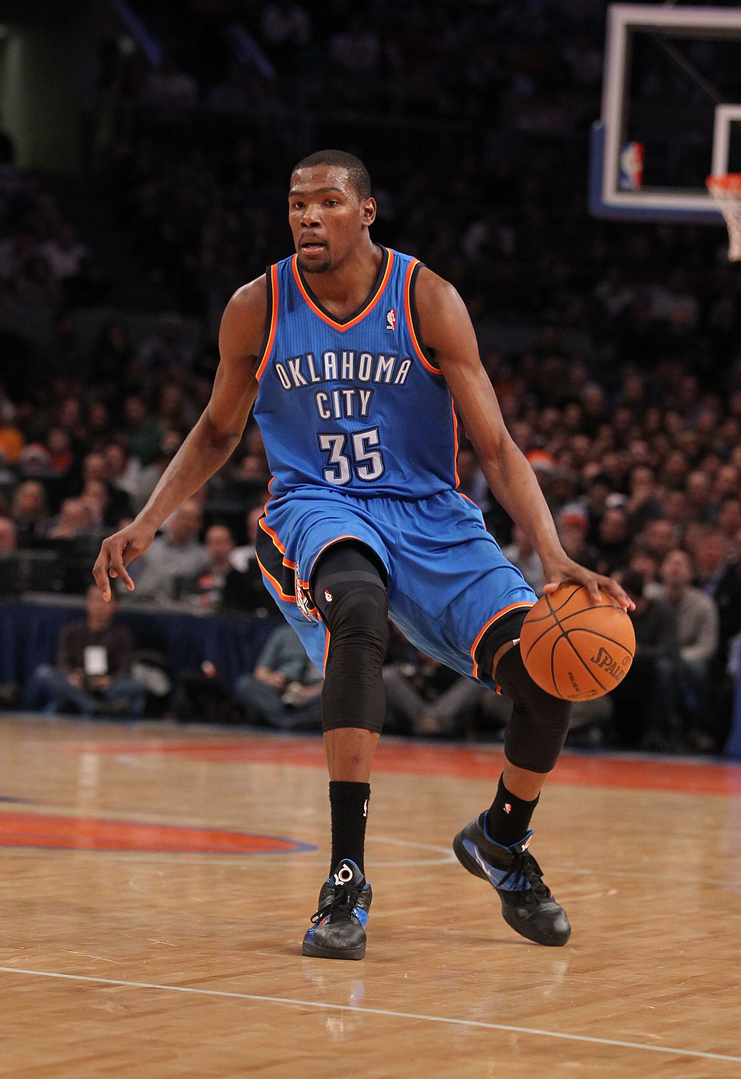 NEW YORK - DECEMBER 22:  Kevin Durant of the Oklahoma City Thunder in action against the New York Knicks at Madison Square Garden on December 22, 2010 in New York, New York.   NOTE TO USER: User expressly acknowledges and agrees that, by downloading and/o
