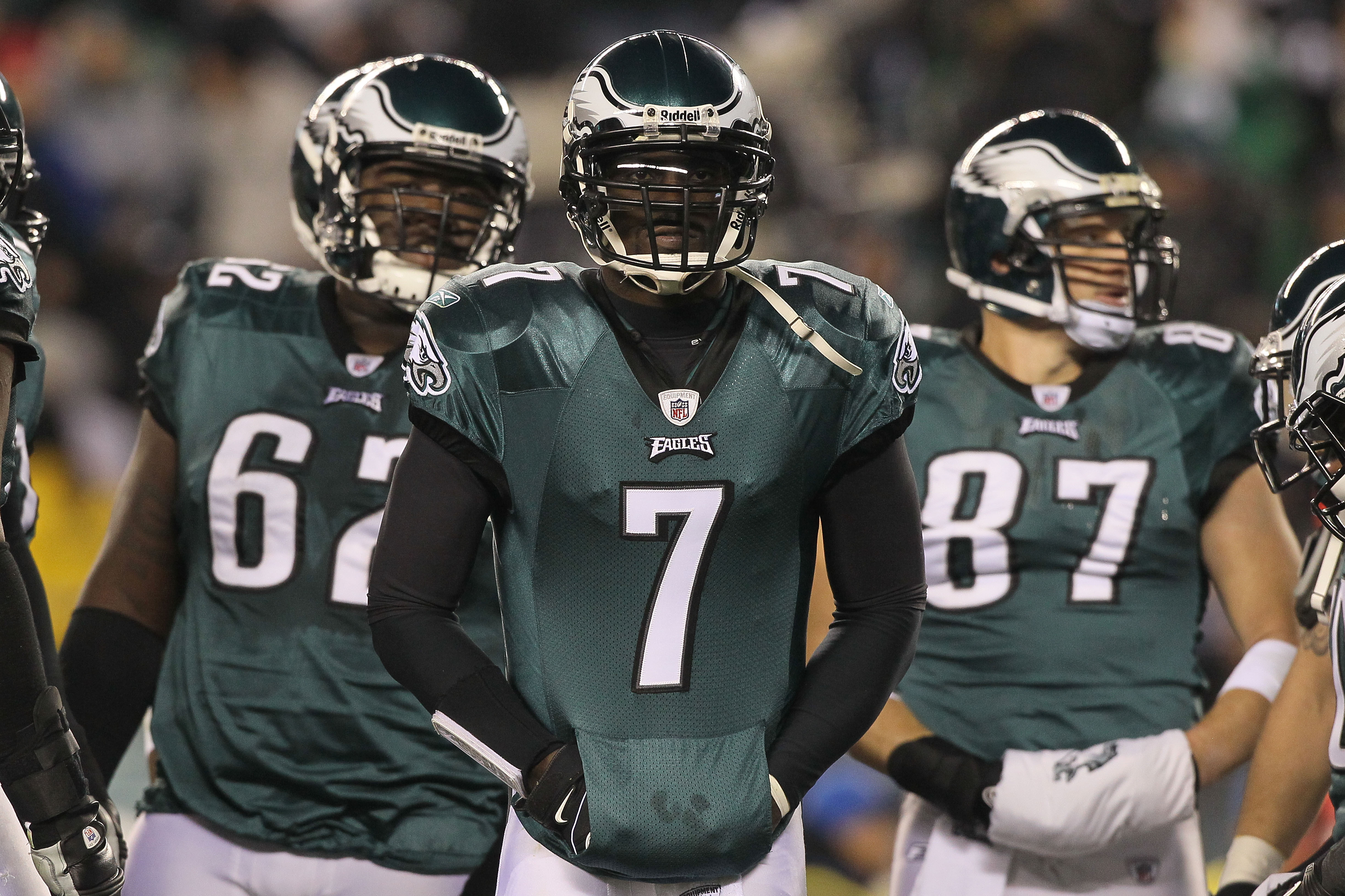 PHILADELPHIA, PA - DECEMBER 28: Michael Vick #7 of the Philadelphia Eagles walks on the field after a play against the Minnesota Vikings at Lincoln Financial Field on December 28, 2010 in Philadelphia, Pennsylvania. (Photo by Jim McIsaac/Getty Images)
