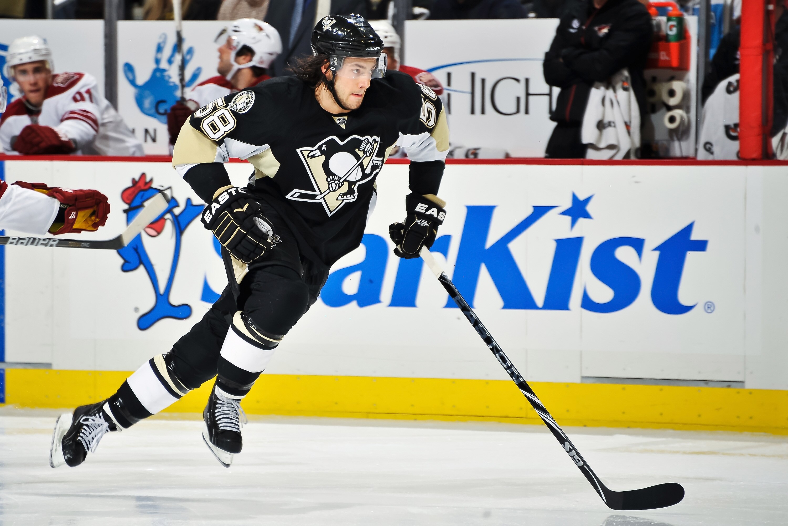 PITTSBURGH, PA - DECEMBER 20:  Kris Letang #58 of the Pittsburgh Penguins skates against the Phoenix Coyotes on December 20, 2010 at CONSOL Energy Center in Pittsburgh, Pennsylvania.  (Photo by Jamie Sabau/Getty Images)