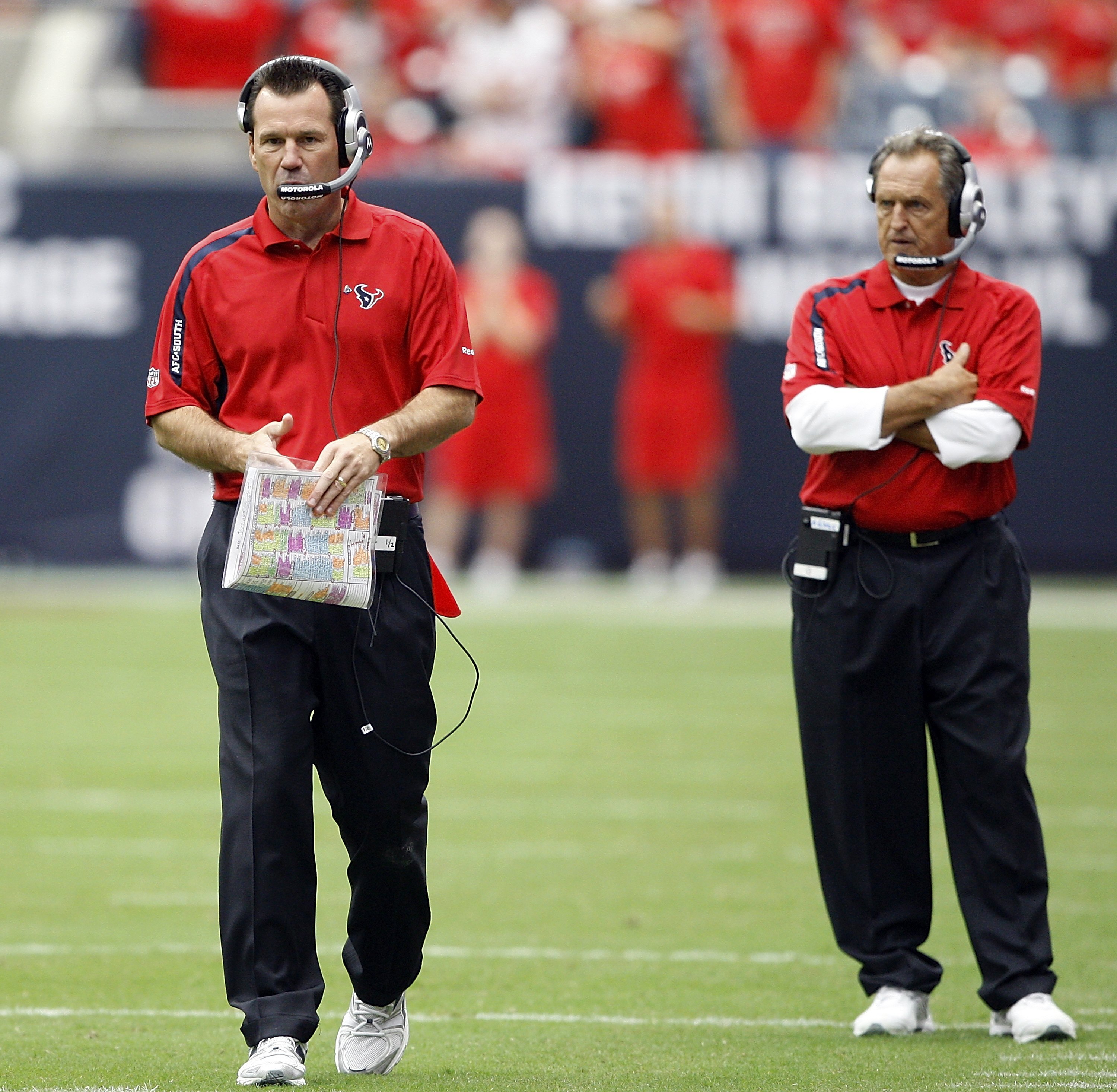 HOUSTON - SEPTEMBER 27:  Head coach Gary Kubiak of the Houston Texans. left, and assistant head coach/offense Alex Gibbs look on during the game against the Jacksonville Jaguars at Reliant Stadium on September 27, 2009 in Houston, Texas.  (Photo by Bob Le
