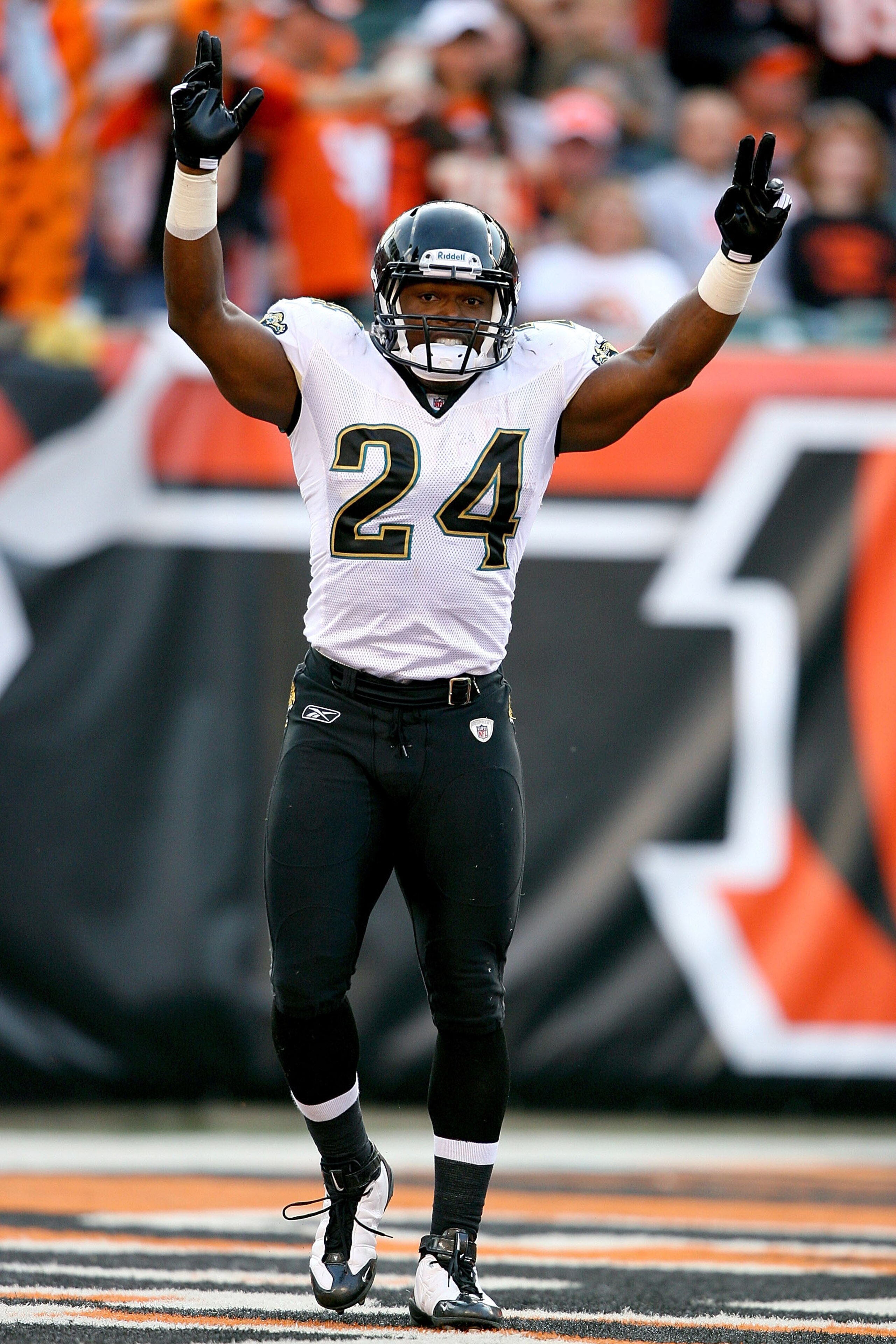 CINCINNATI - NOVEMBER 02: Montell Owens #24 of the Jacksonville Jaguars celebrates returning a fumble for a touchdown against the Cincinnati Bengals at Paul Brown Stadium November 2, 2008 in Cincinnati, Ohio.  (Photo by Matthew Stockman/Getty Images)
