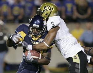 Colorado cornerback Jimmy Smith making a tackle.