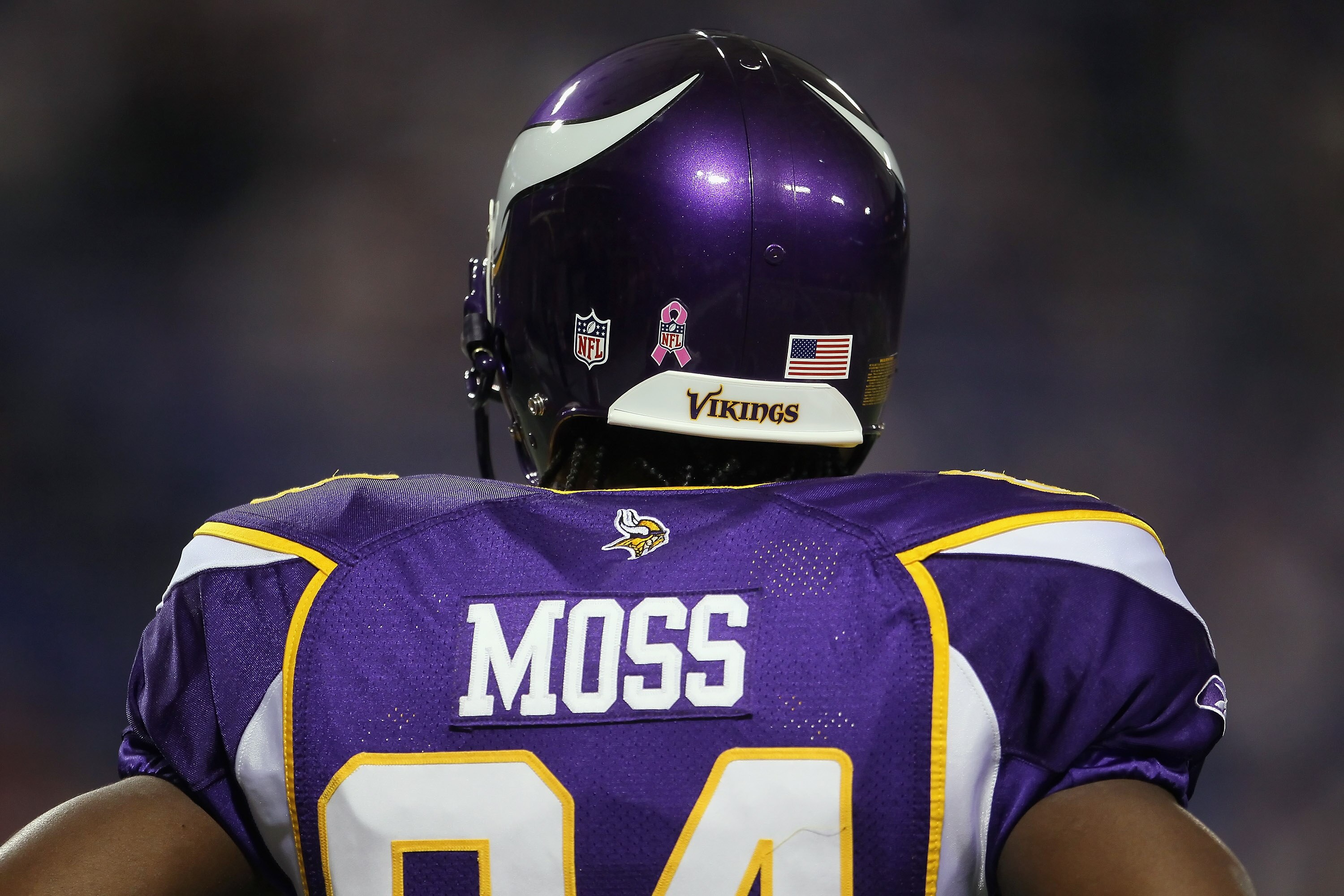 MINNEAPOLIS - OCTOBER 17:  Wide receiver Randy Moss #84 the Minnesota Vikings looks on prior to the start of the game against the Dallas Cowboys at Mall of America Field on October 17, 2010 in Minneapolis, Minnesota.  (Photo by Jeff Gross/Getty Images)