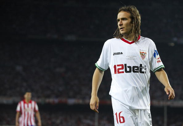 BARCELONA, SPAIN - MAY 19:  Diego Capel of Sevilla looks on during the Copa del Rey final between Atletico de Madrid and Sevilla at Camp Nou stadium on May 19, 2010 in Barcelona, Spain. Sevilla won 2-0.  (Photo by Manuel Queimadelos Alonso/Getty Images)