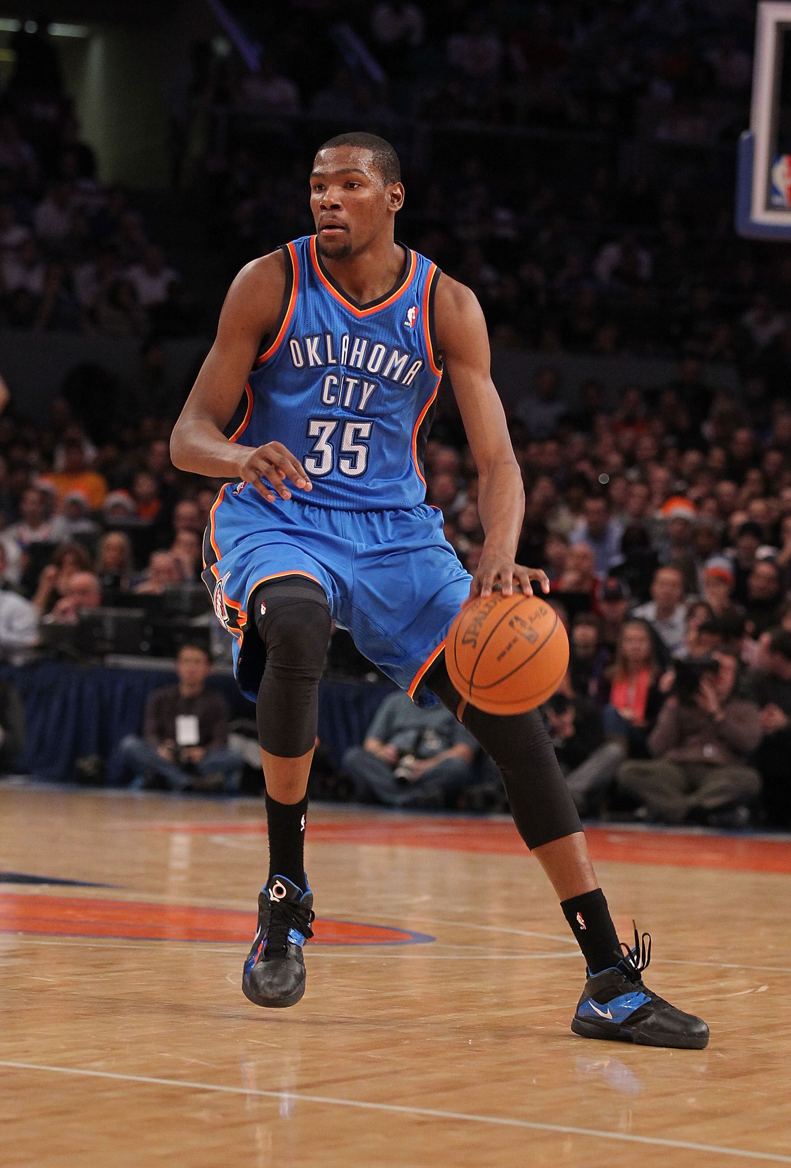 NEW YORK - DECEMBER 22:  Kevin Durant of the Oklahoma City Thunder in action against the New York Knicks at Madison Square Garden on December 22, 2010 in New York, New York.   NOTE TO USER: User expressly acknowledges and agrees that, by downloading and/o