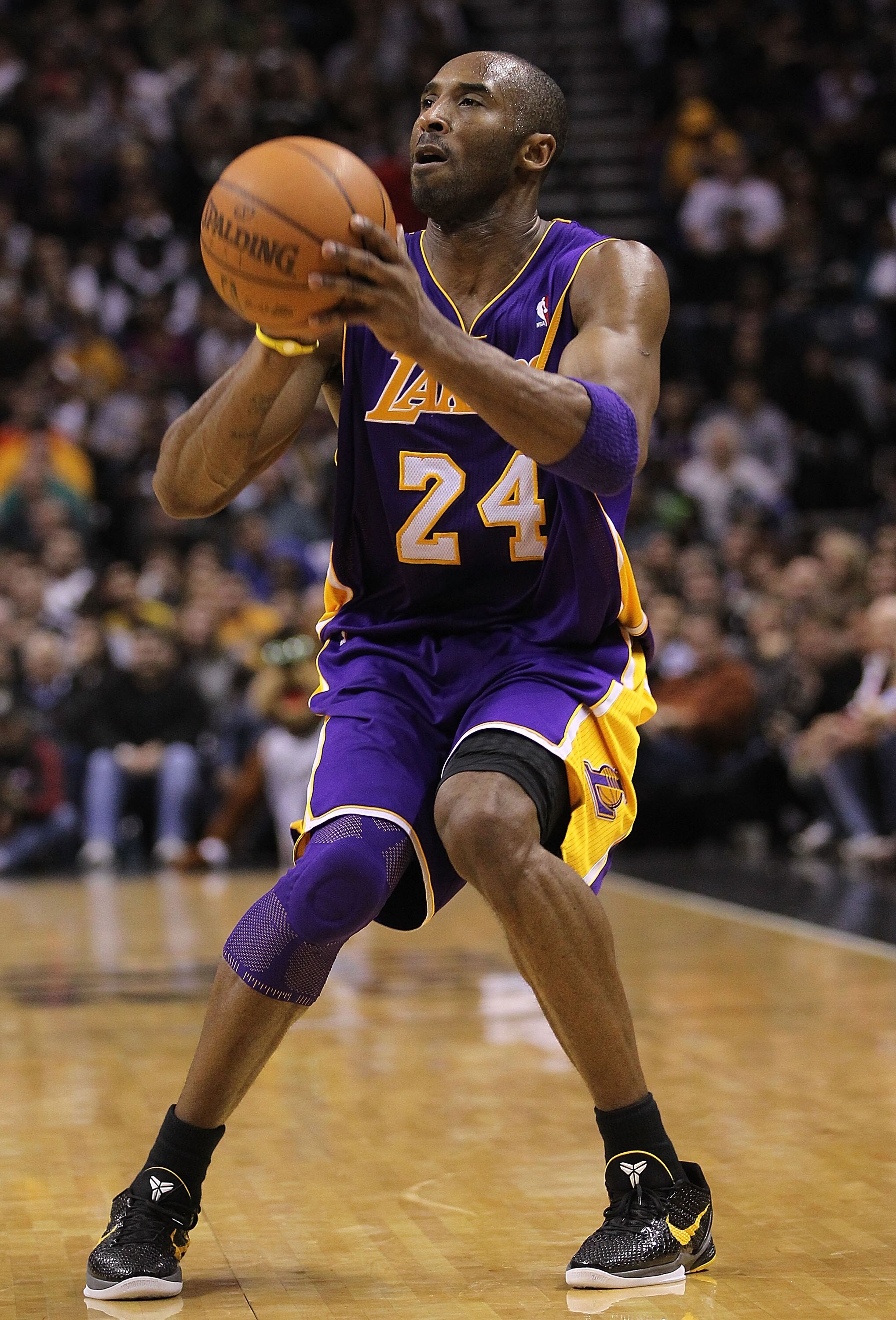 SAN ANTONIO, TX - DECEMBER 28:  Guard Kobe Bryant #24 of the Los Angeles Lakers at AT&T Center on December 28, 2010 in San Antonio, Texas.  NOTE TO USER: User expressly acknowledges and agrees that, by downloading and/or using this photograph, user is con