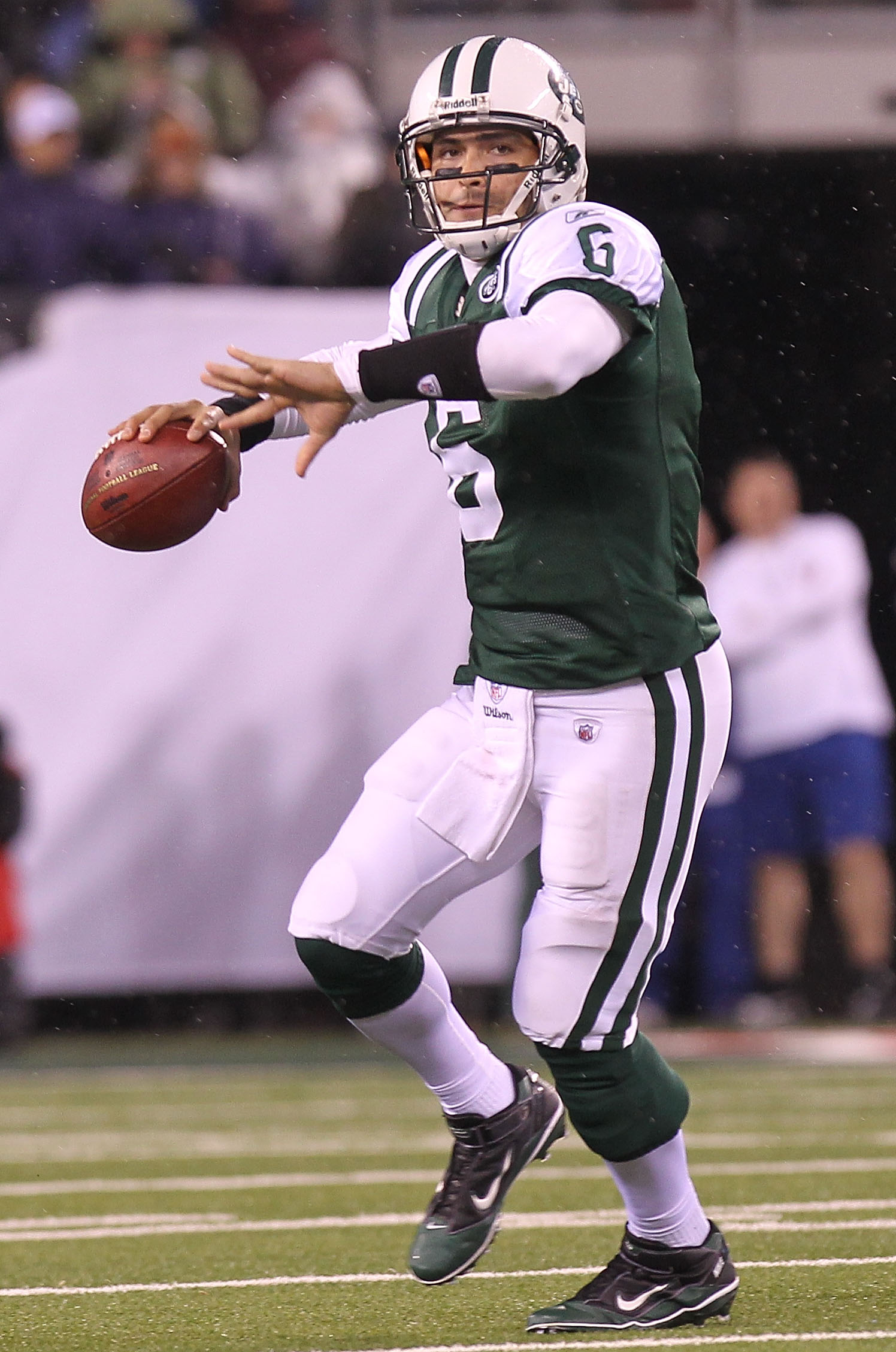 EAST RUTHERFORD, NJ - DECEMBER 12:  Mark Sanchez #6 of the New York Jets against the Miami Dolphins at New Meadowlands Stadium on December 12, 2010 in East Rutherford, New Jersey.  (Photo by Nick Laham/Getty Images)