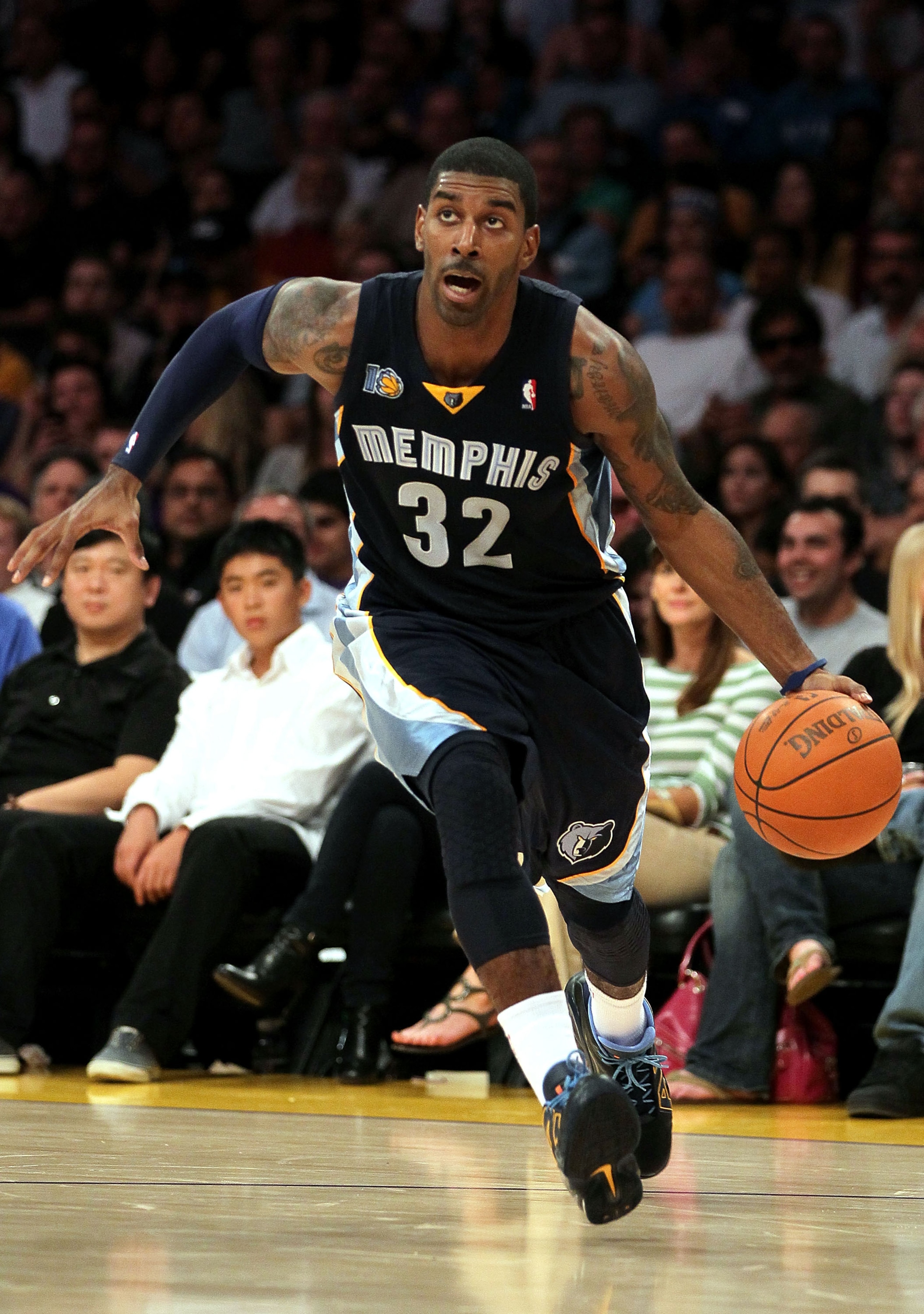 LOS ANGELES, CA - NOVEMBER 02: O.J. Mayo #32 of the Memphis Grizzlies drives the ball against the Los Angeles Lakers during the game at Staples Center on November 2, 2010 in Los Angeles, California. The Lakers defeated the Grizzlies 124-105. NOTE TO USER LOS ANGELES, CA - NOVEMBER 02: O.J. Mayo #32 of the Memphis Grizzlies drives the ball against the Los Angeles Lakers during the game at Staples Center on November 2, 2010 in Los Angeles, California. The Lakers defeated the Grizzlies 124-105. NOTE TO USER