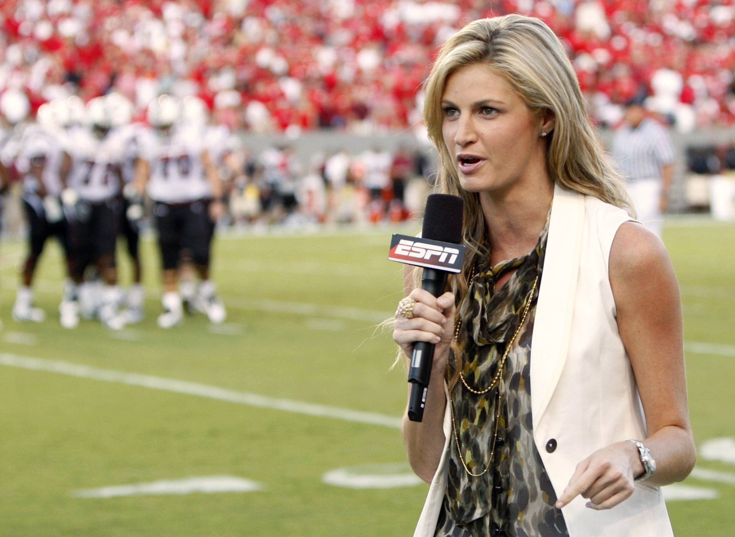RALEIGH, NC - SEPTEMBER 3: ESPN sportscaster Erin Andrews reports from the sidelines prior to the game between the South Carolina Gamecocks and the North Carolina State Wolfpack at Carter-Finley Stadium on September 3, 2009 in Raleigh, North Carolina. (Ph
