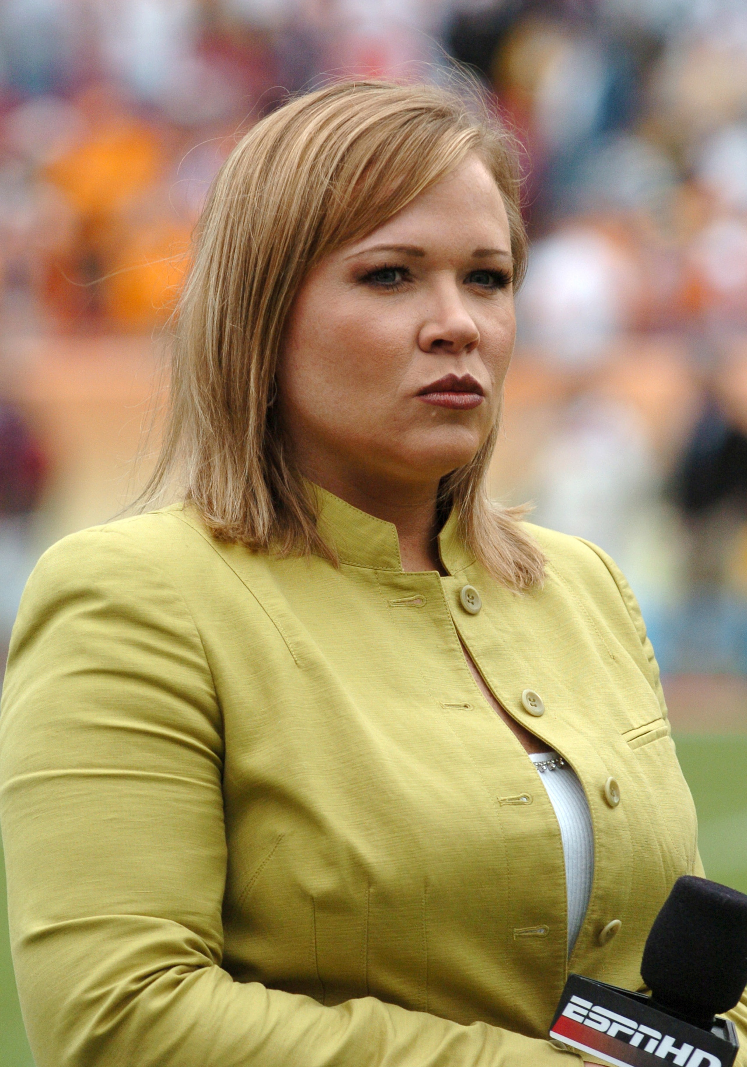ESPN commentator Holly Rowe during the 2007 Outback Bowl between Penn State and Tennessee at Raymond James Stadium in Tampa, Florida on January 1, 2007. (Photo by A. Messerschmidt/Getty Images) *** Local Caption ***