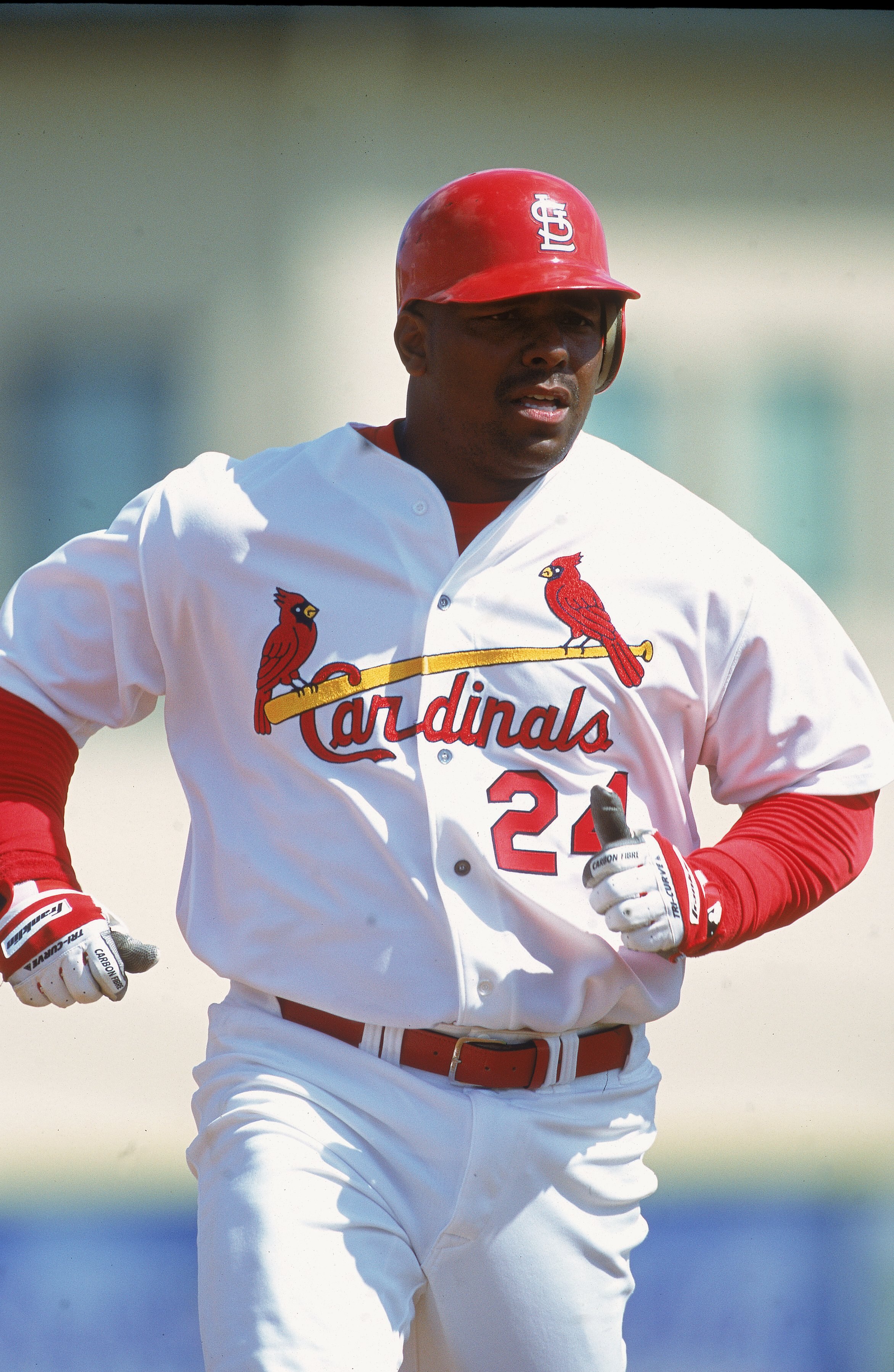 3 Mar 2001:  Bobby Bonilla #24 of the St. Louis Cardinals runs the base during Spring Training Game against the Montreal Expos at Roger Dean Stadium in Jupiter, Florida. The Cardinals defeated the Expos 4-2.Mandatory Credit: Matthew Stockman  /Allsport