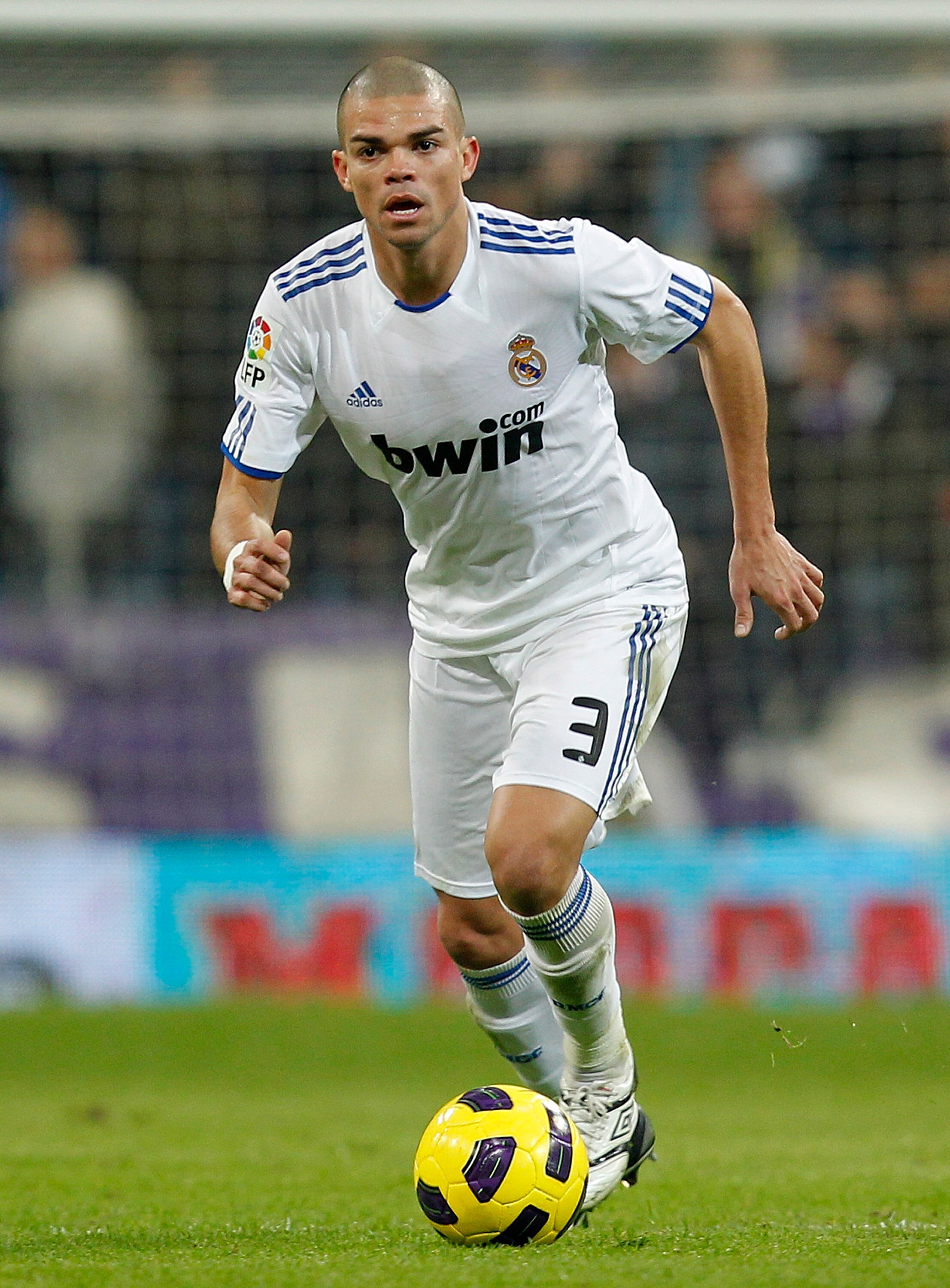 MADRID, SPAIN - DECEMBER 19:  Pepe of Real Madrid in action during the La Liga match between Real Madrid and Sevilla at Estadio Santiago Bernabeu on December 19, 2010 in Madrid, Spain. Real Madrid won the match 1-0.  (Photo by Angel Martinez/Getty Images)