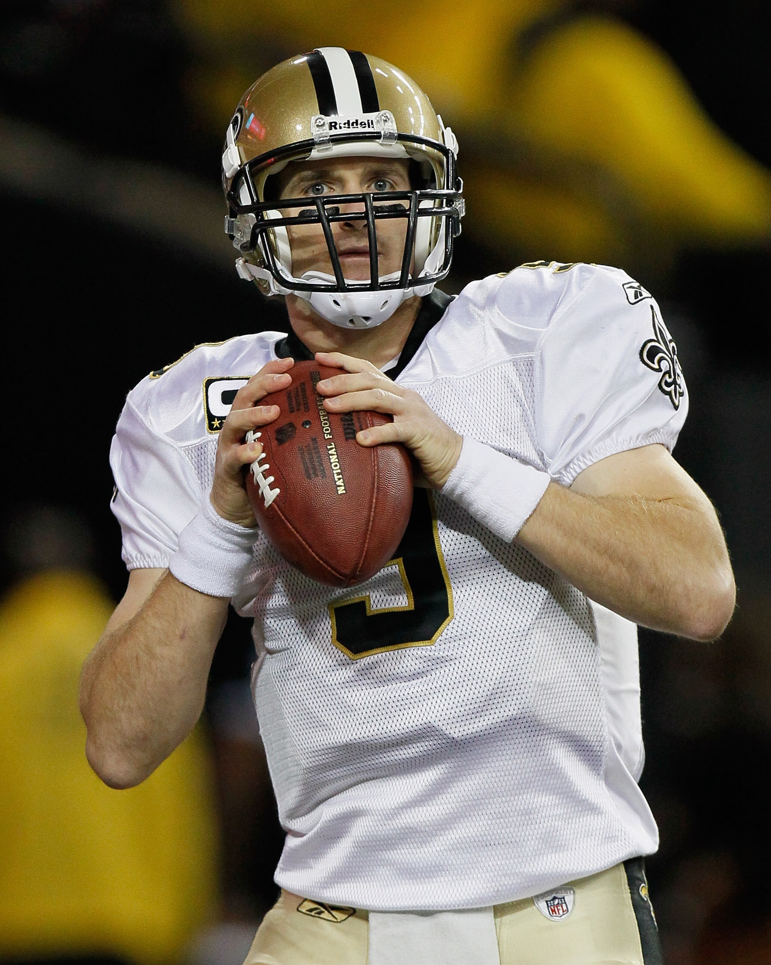 ATLANTA, GA - DECEMBER 27:  Quarterback Drew Brees #9 of the New Orleans Saints throws a pass during warm-ups prior to the start of the game against the Atlanta Falcons at the Georgia Dome on December 27, 2010 in Atlanta, Georgia.  (Photo by Kevin C. Cox/