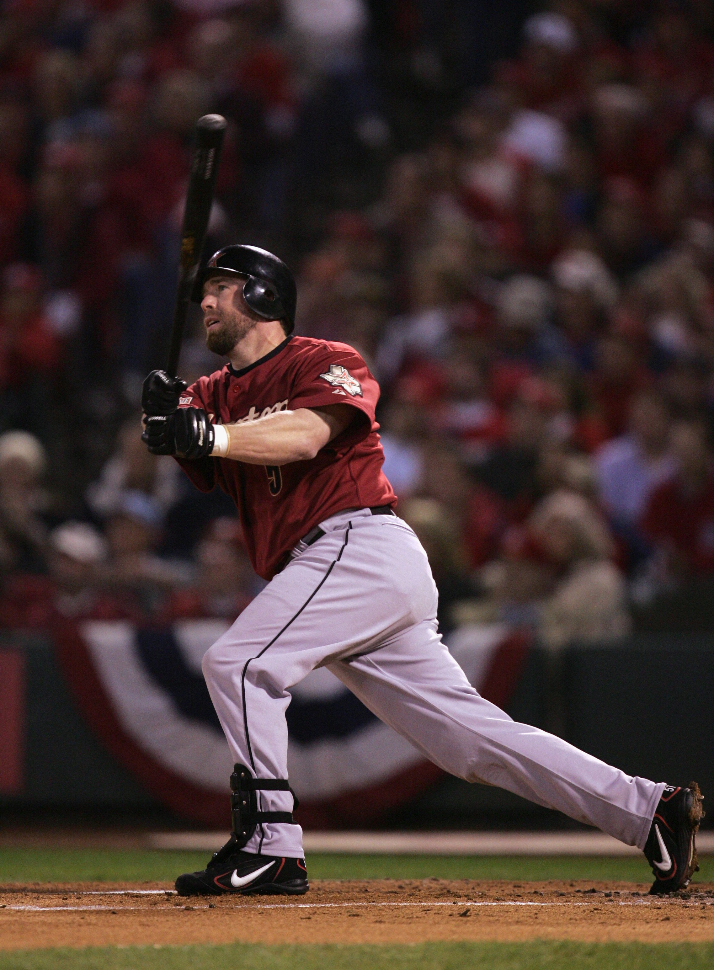 ST. LOUIS, MO - OCTOBER 21:  Infielde Jeff Bagwell #5 of the Houston Astros swings at a St. Louis Cardinals pitch in game seven of the National League Championship Series during the 2004 Major League Baseball Playoffs on October 21, 2004 at Busch Stadium