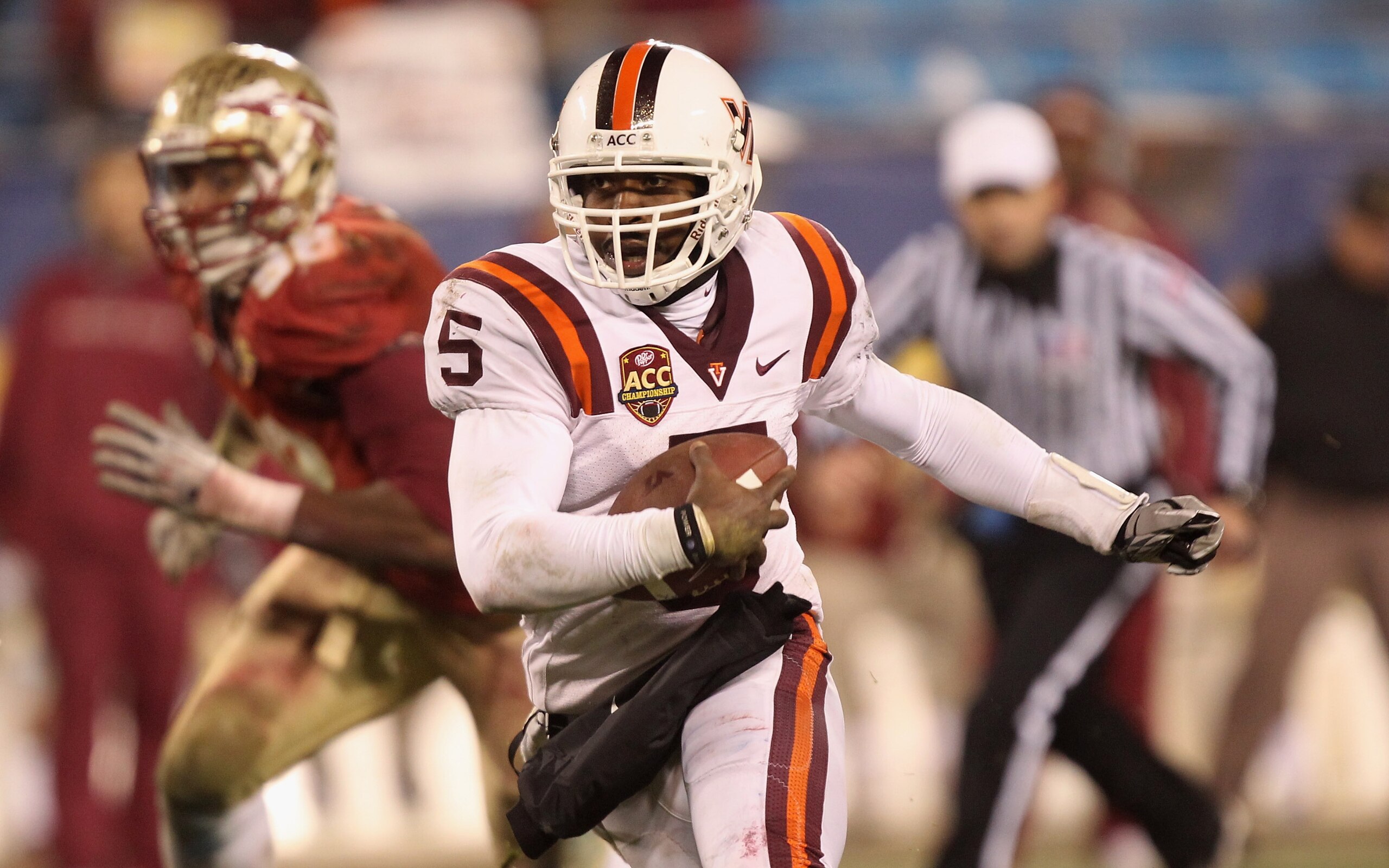 CHARLOTTE, NC - DECEMBER 04: Tyrod Taylor #5 of the Virginia Tech Hokies against the Florida State Seminoles during their game at Bank of America Stadium on December 4, 2010 in Charlotte, North Carolina. (Photo by Streeter Lecka/Getty Images) CHARLOTTE, NC - DECEMBER 04: Tyrod Taylor #5 of the Virginia Tech Hokies against the Florida State Seminoles during their game at Bank of America Stadium on December 4, 2010 in Charlotte, North Carolina. (Photo by Streeter Lecka/Getty Images)