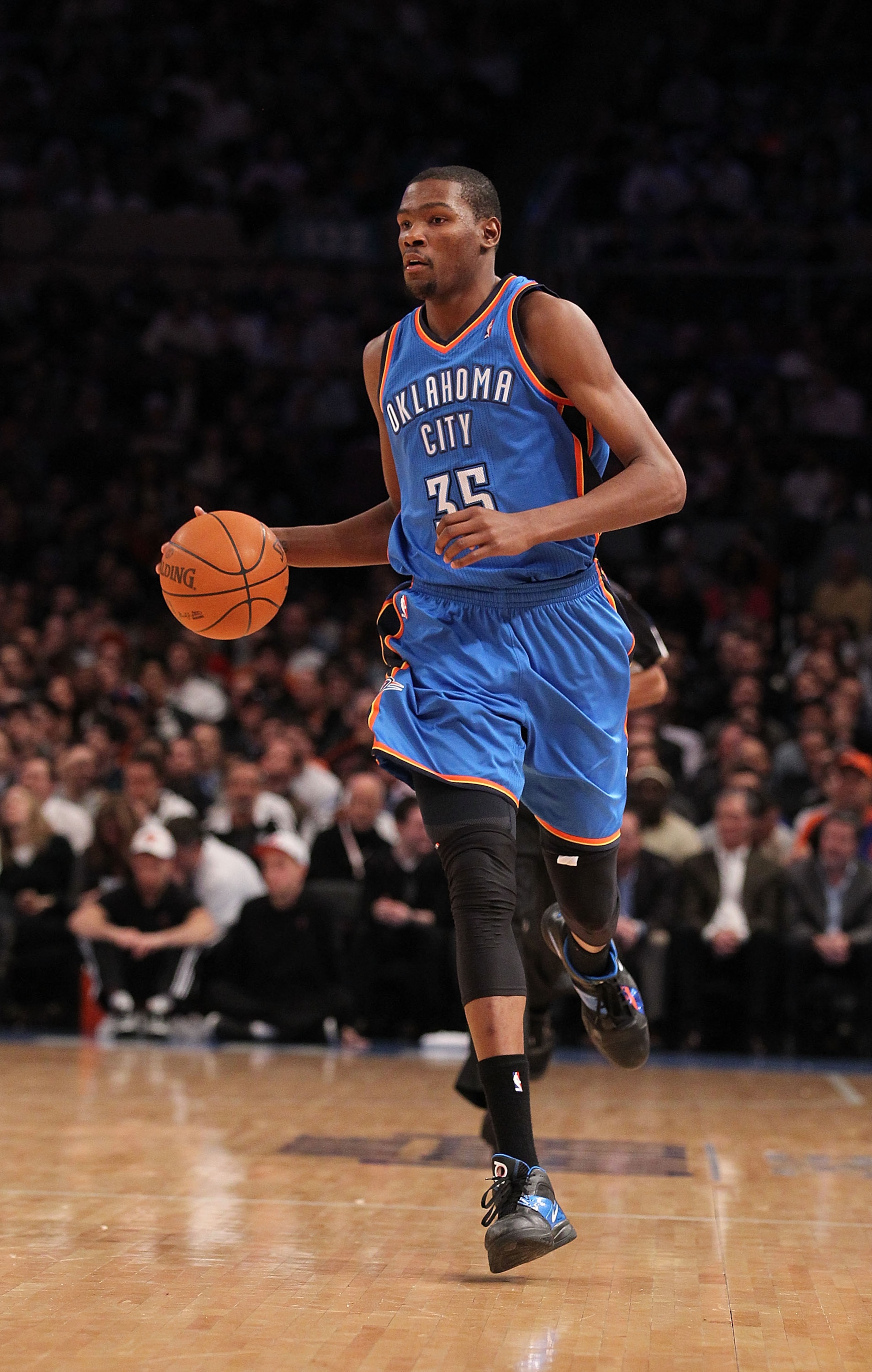 NEW YORK - DECEMBER 22:  Kevin Durant of the Oklahoma City Thunder in action against the New York Knicks at Madison Square Garden on December 22, 2010 in New York, New York.   NOTE TO USER: User expressly acknowledges and agrees that, by downloading and/o