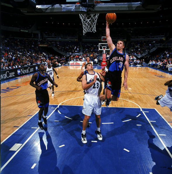 20 Mar 1999:  Bob Sura #3 of the Cleveland Cavaliers jumps to shoot the ball during the game against the Washington Wizards at the MCI Center in Washington, D.C. The Wizards defeated the Cavaliers 113-83.   Mandatory Credit: Doug Pensinger  /Allsport