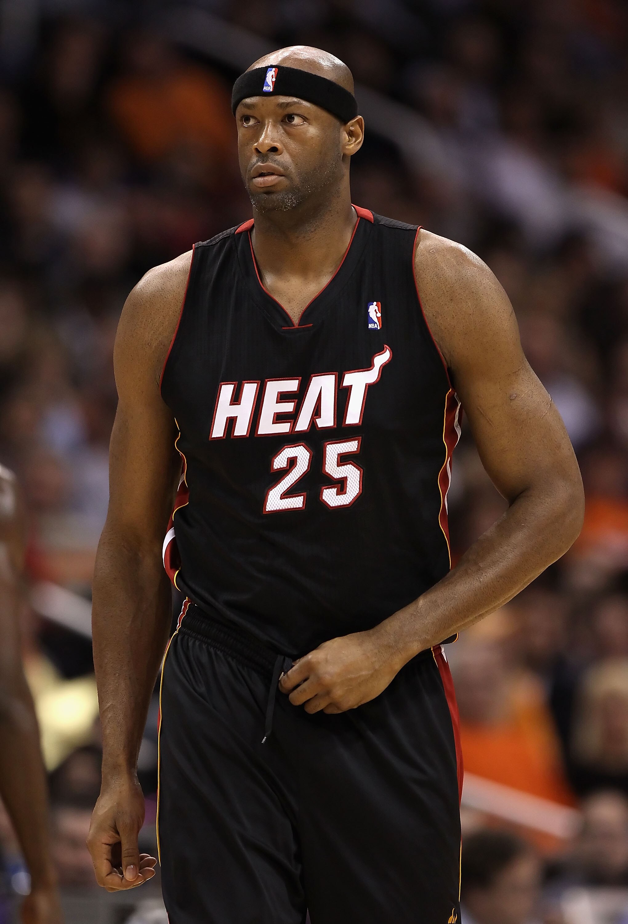 PHOENIX - DECEMBER 23:  Erick Dampier #25 of the Miami Heat during the NBA game against the Phoenix Suns at US Airways Center on December 23, 2010 in Phoenix, Arizona.  The Heat defeated the Suns 95-83.  NOTE TO USER: User expressly acknowledges and agree