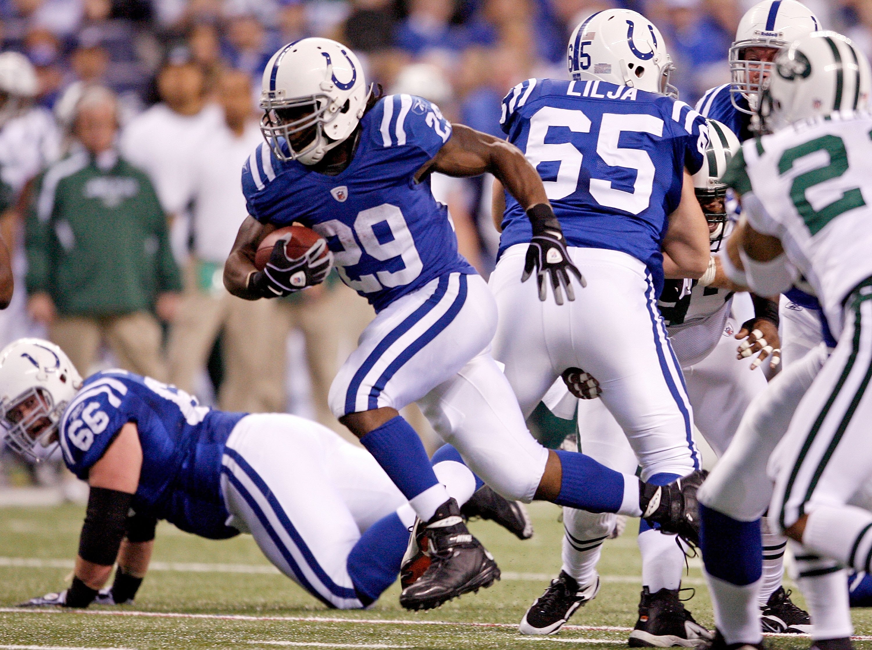 INDIANAPOLIS - DECEMBER 27:  Joesph Addai #29 of the Indianapolis Colts runs for a touchdown during the NFL game against the New York Jets at Lucas Oil Stadium on December 27, 2009 in Indianapolis, Indiana.  (Photo by Andy Lyons/Getty Images)
