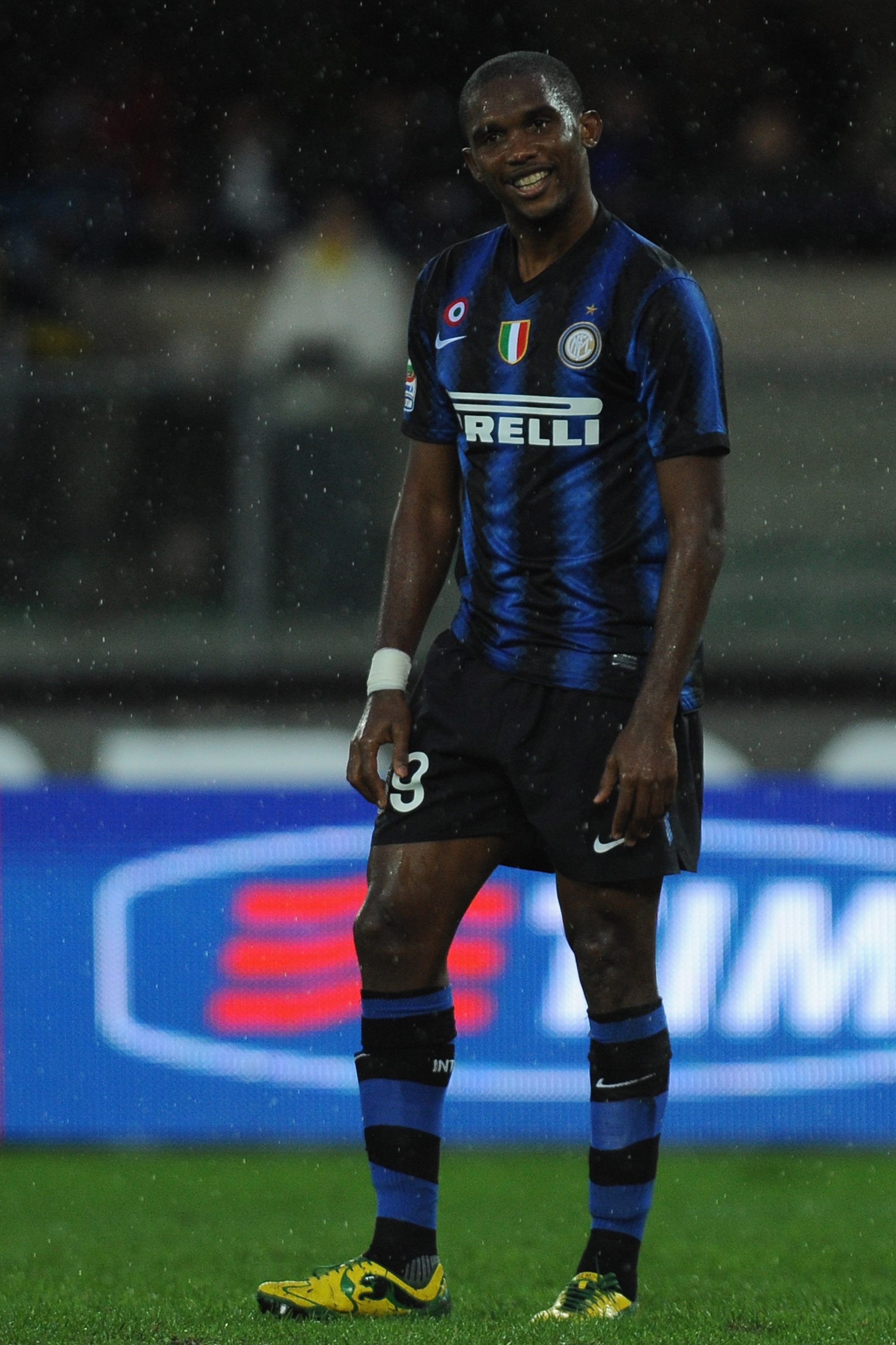 VERONA, ITALY - NOVEMBER 21:  Samuel Eto'o of FC Internazionale Milano looks on and smiles during the Serie A match between AC Chievo Verona and FC Internazionale Milano at Stadio Marc' Antonio Bentegodi on November 21, 2010 in Verona, Italy.  (Photo by V