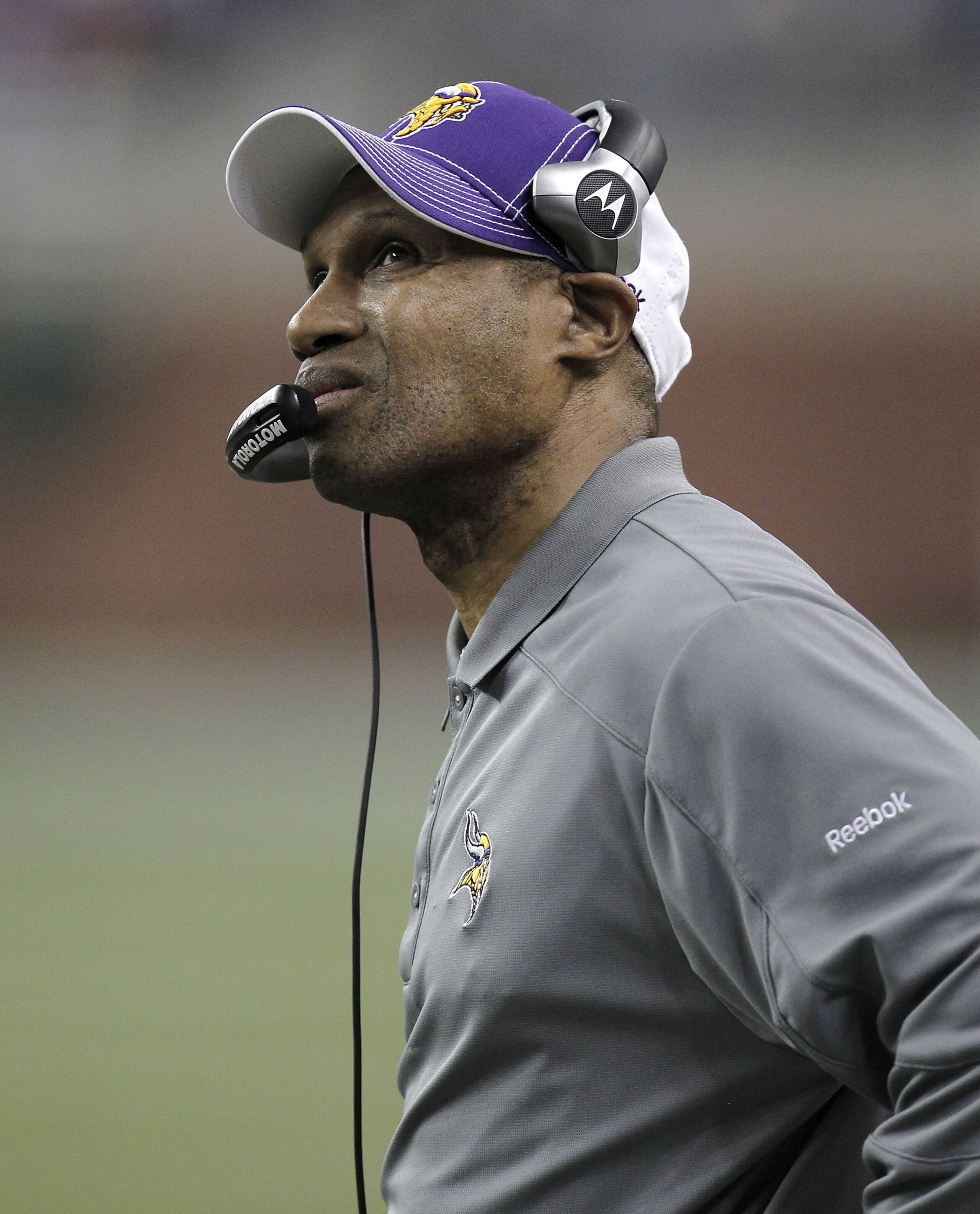 DETROIT, MI - JANUARY 02: Interim head coach Leslie Frazier of the Minnesota Vikings looks on from the bench while playing the Detroit Lions at Ford Field on January 2, 2011 in Detroit, Michigan. Detroit won the game 20-13. (Photo by Gregory Shamus/Gett DETROIT, MI - JANUARY 02: Interim head coach Leslie Frazier of the Minnesota Vikings looks on from the bench while playing the Detroit Lions at Ford Field on January 2, 2011 in Detroit, Michigan. Detroit won the game 20-13. (Photo by Gregory Shamus/Gett