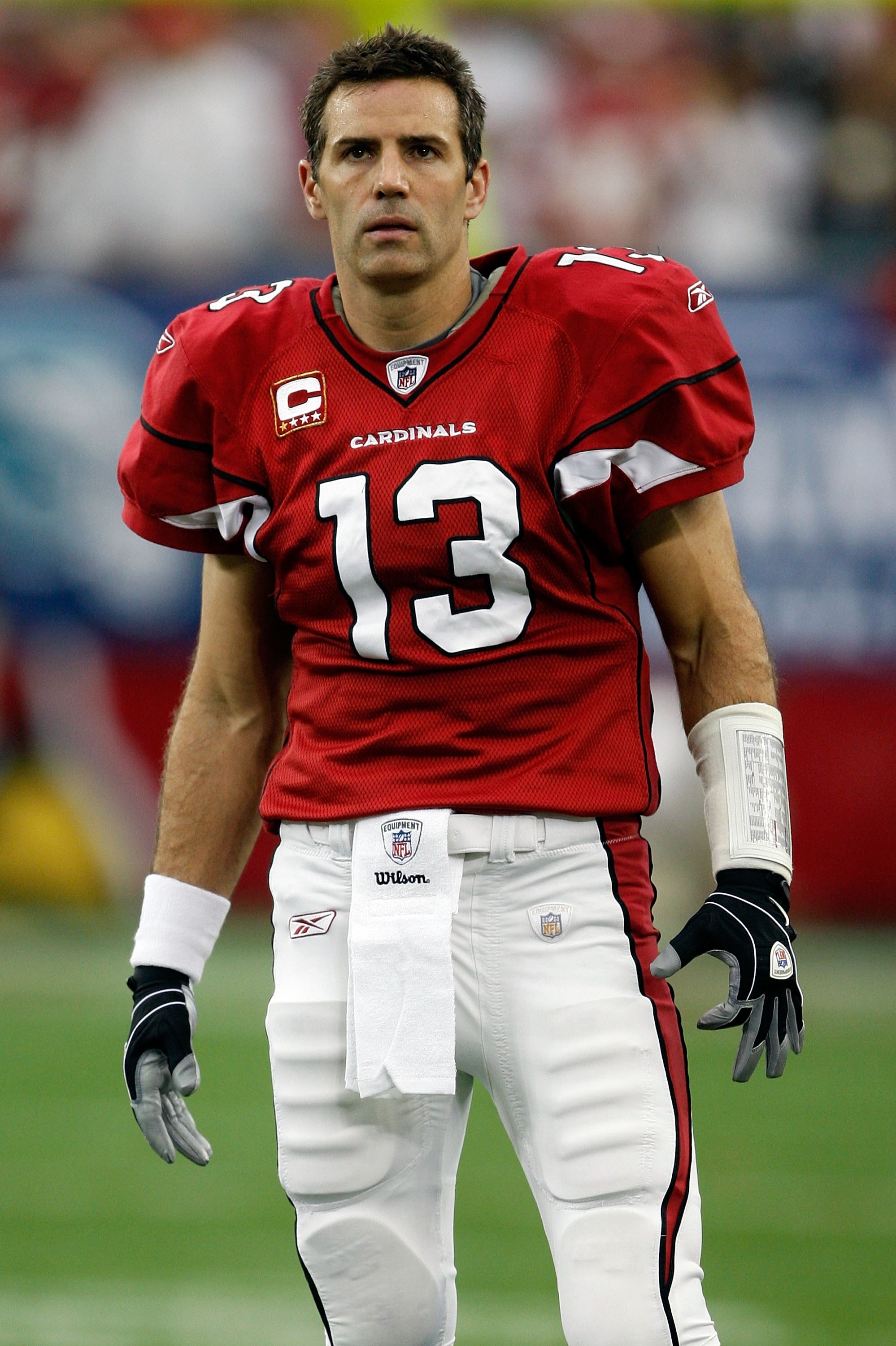 GLENDALE, AZ - JANUARY 18:  Quarterback Kurt Warner #13 of the Arizona Cardinals looks on prior to the NFC championship game against the Philadelphia Eagles on January 18, 2009 at University of Phoenix Stadium in Glendale, Arizona.  (Photo by Jamie Squire