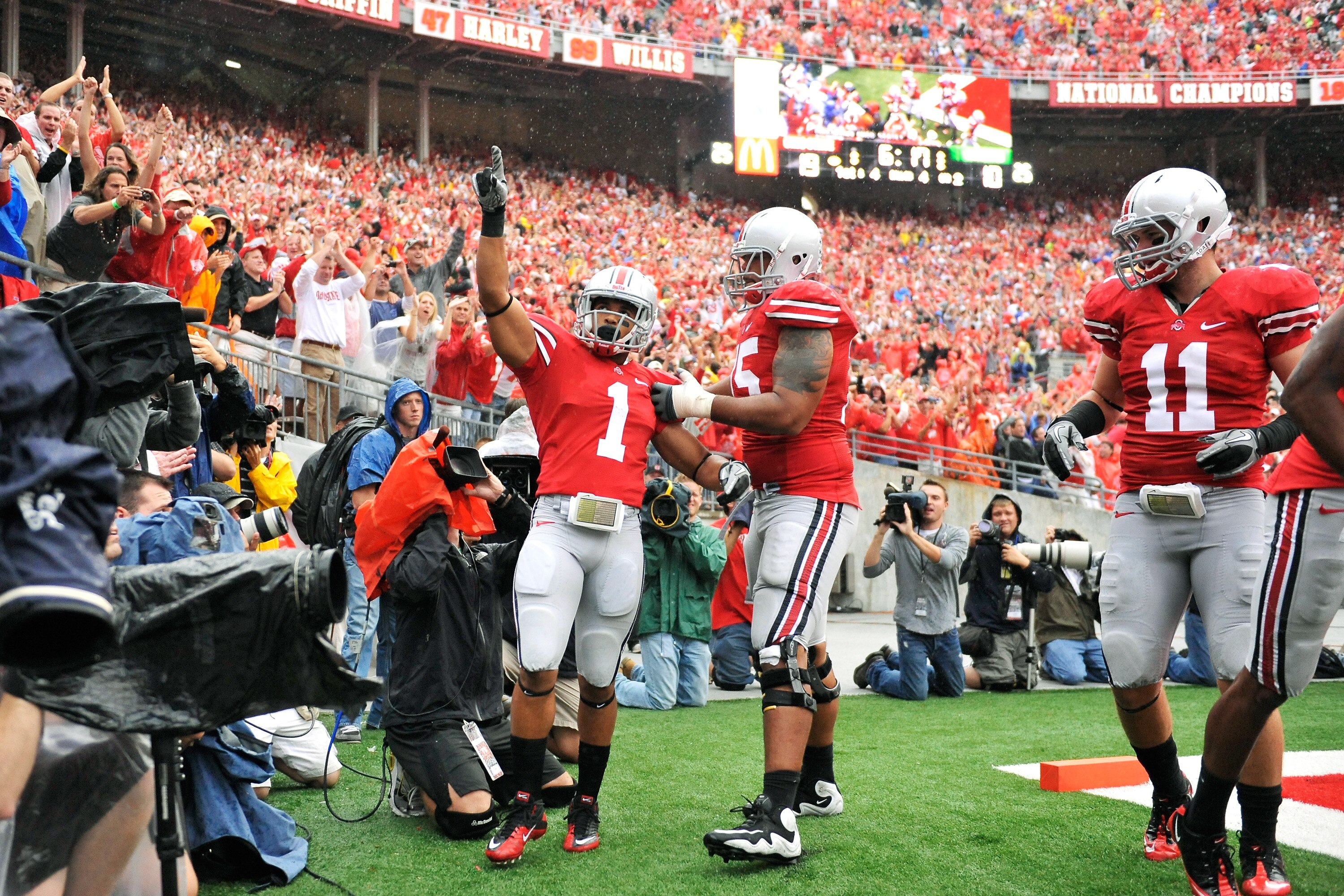 COLUMBUS, OH - SEPTEMBER 11:  Dan Herron #1 of the Ohio State Buckeyes celebrates his touchdown in the second quarter against the Miami Hurricanes at Ohio Stadium on September 11, 2010 in Columbus, Ohio.  (Photo by Jamie Sabau/Getty Images)