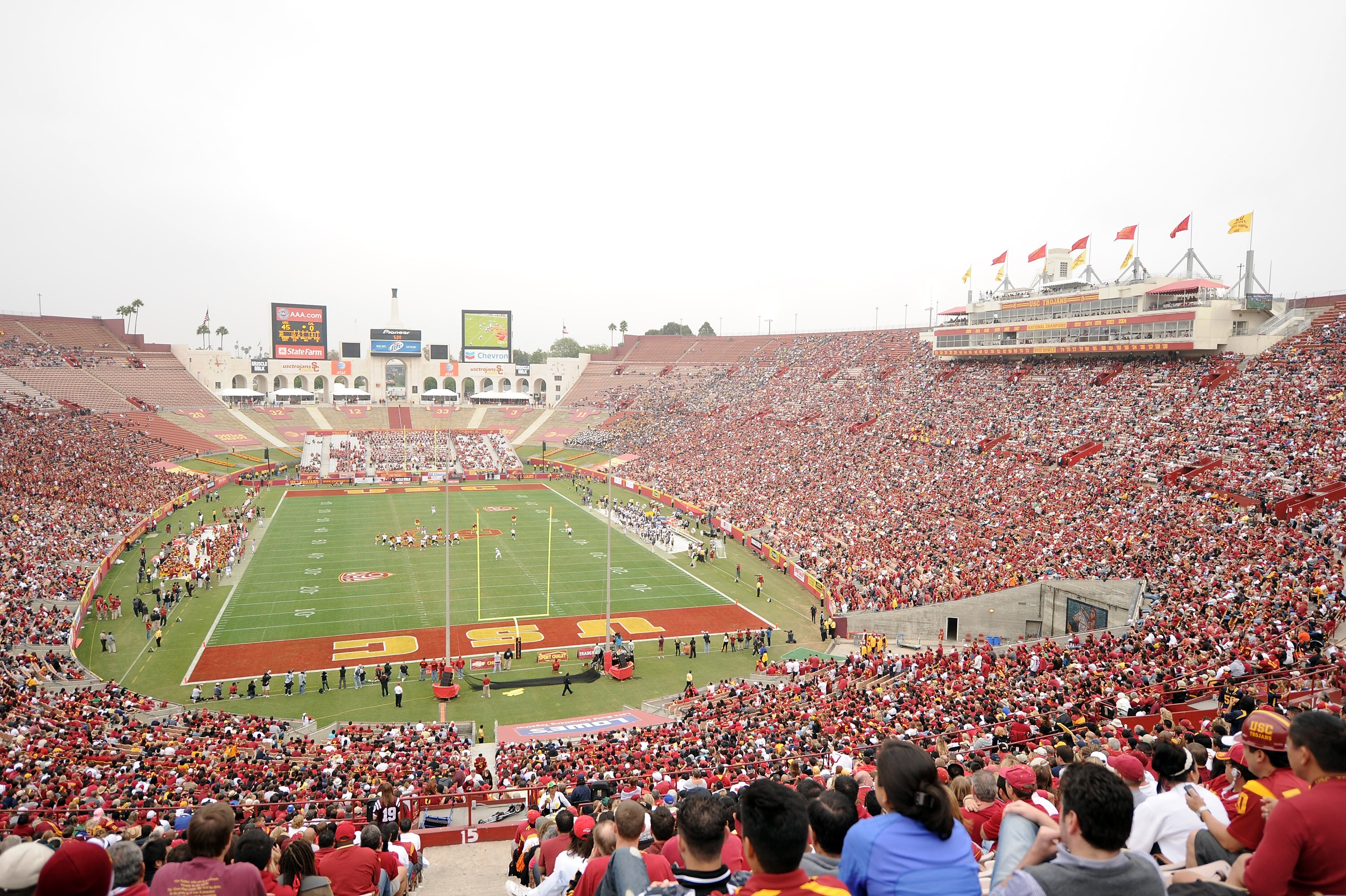 LOS ANGELES, CA - OCTOBER 16:  General View of the game between the California Golden Bears and the USC Trojans at Los Angeles Memorial Coliseum on October 16, 2010 in Los Angeles, California.  (Photo by Harry How/Getty Images)