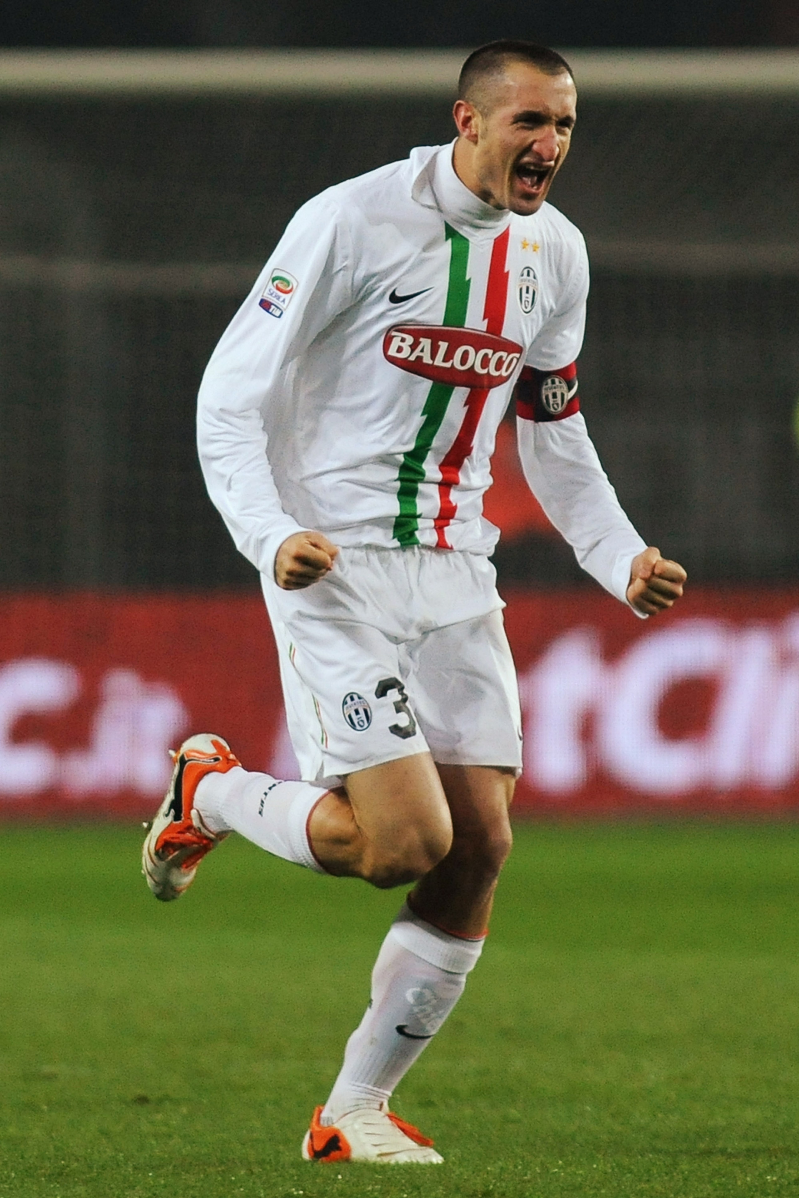 TURIN, ITALY - DECEMBER 12:  Giorgio Chiellini of Juventus FC celebrates after scoring the opening goal during the Serie A match between Juventus FC and SS Lazio at Olimpico Stadium on December 12, 2010 in Turin, Italy.  (Photo by Valerio Pennicino/Getty