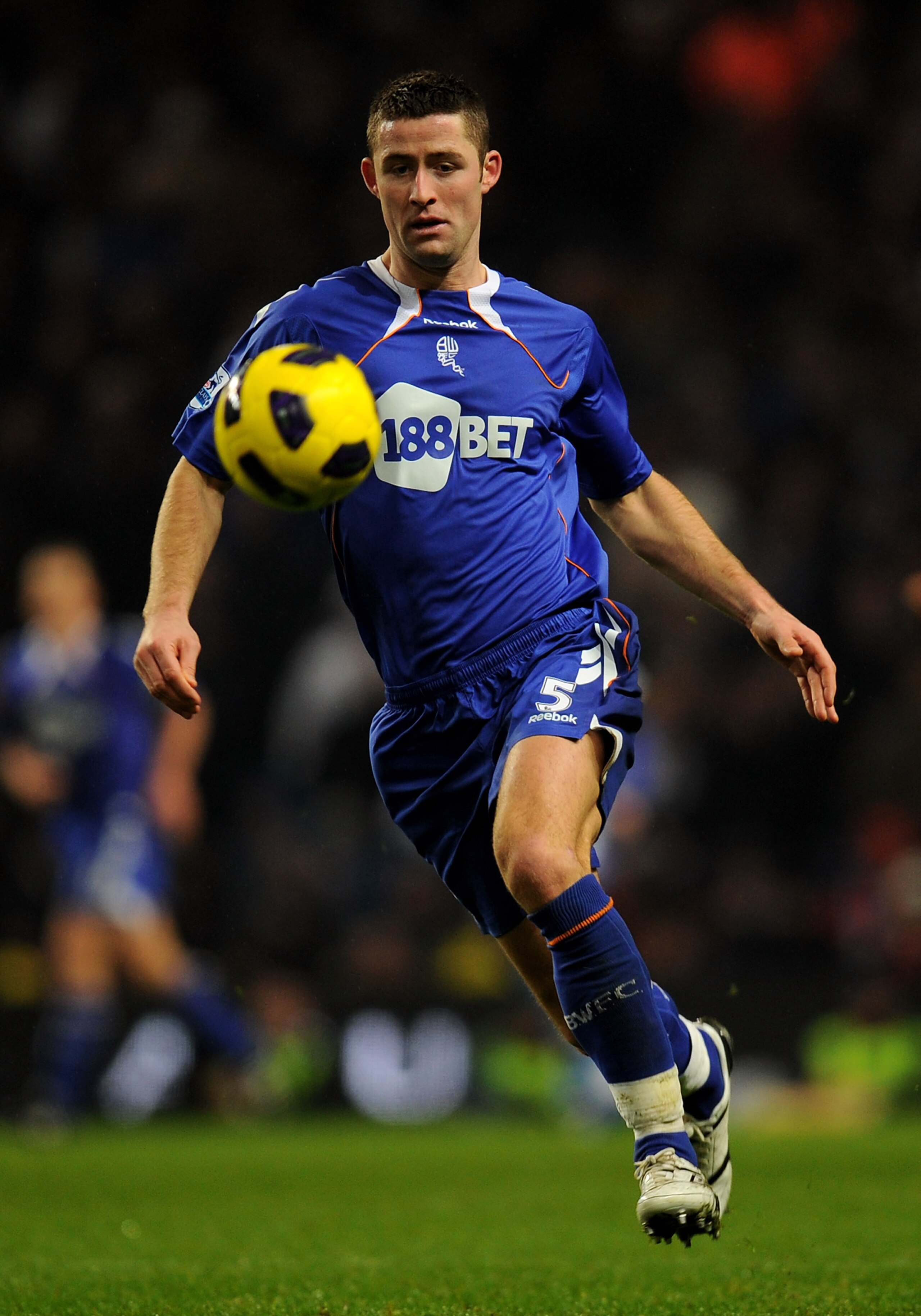 MANCHESTER, ENGLAND - DECEMBER 04: Gary Cahill of Bolton Wanderers in action during the Barclays Premier League match between Manchester City and Bolton Wanderers at the City of Manchester Stadium on December 4, 2010 in Manchester, England. (Photo by Cl MANCHESTER, ENGLAND - DECEMBER 04: Gary Cahill of Bolton Wanderers in action during the Barclays Premier League match between Manchester City and Bolton Wanderers at the City of Manchester Stadium on December 4, 2010 in Manchester, England. (Photo by Cl