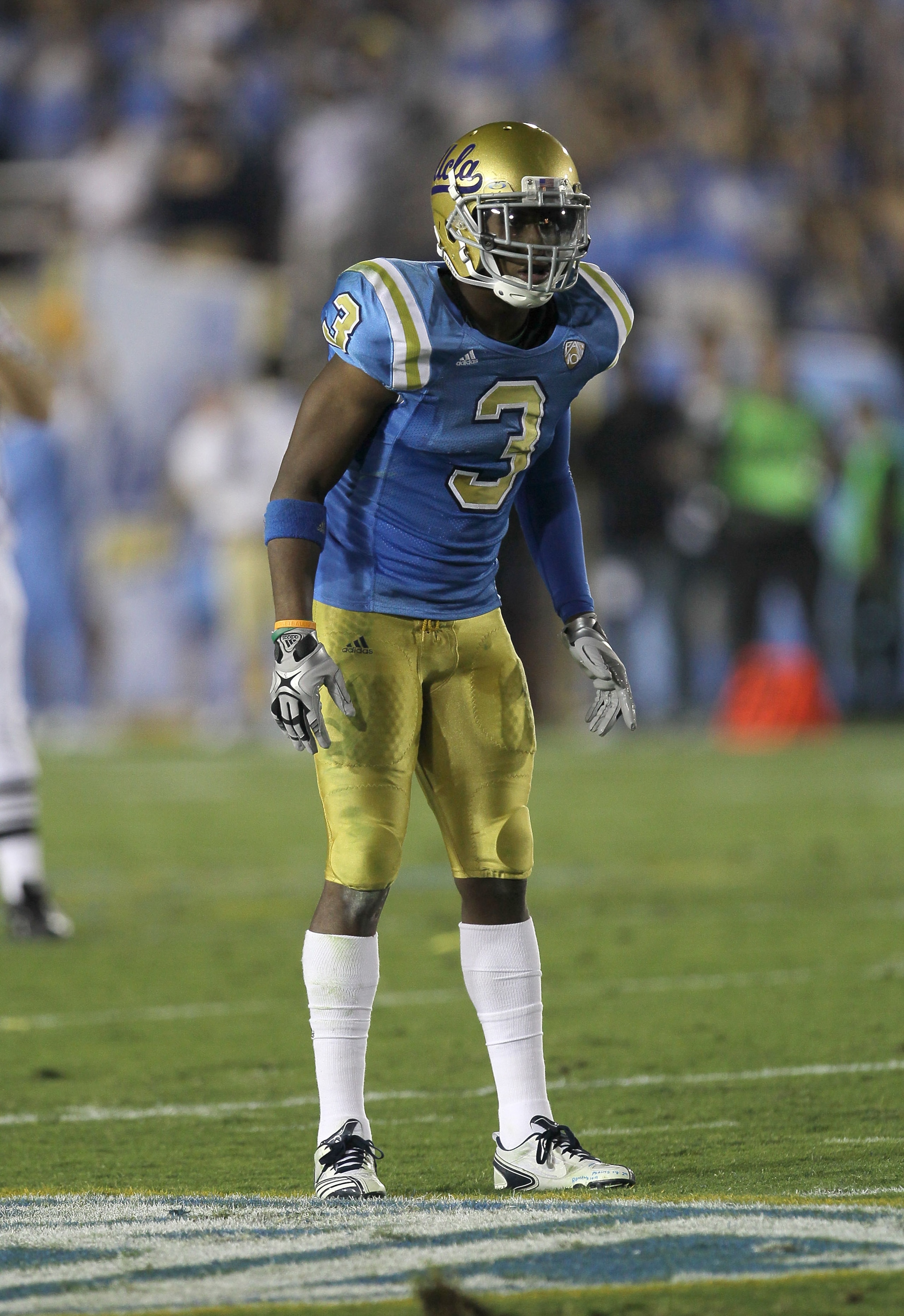 PASADENA, CA - SEPTEMBER 18:  Safety Rahim Moore #3 of the UCLA Bruins in the game with the Houston Cougars at the Rose Bowl on September 18, 2010 in Pasadena, California.  UCLA won 31-13.  (Photo by Stephen Dunn/Getty Images)
