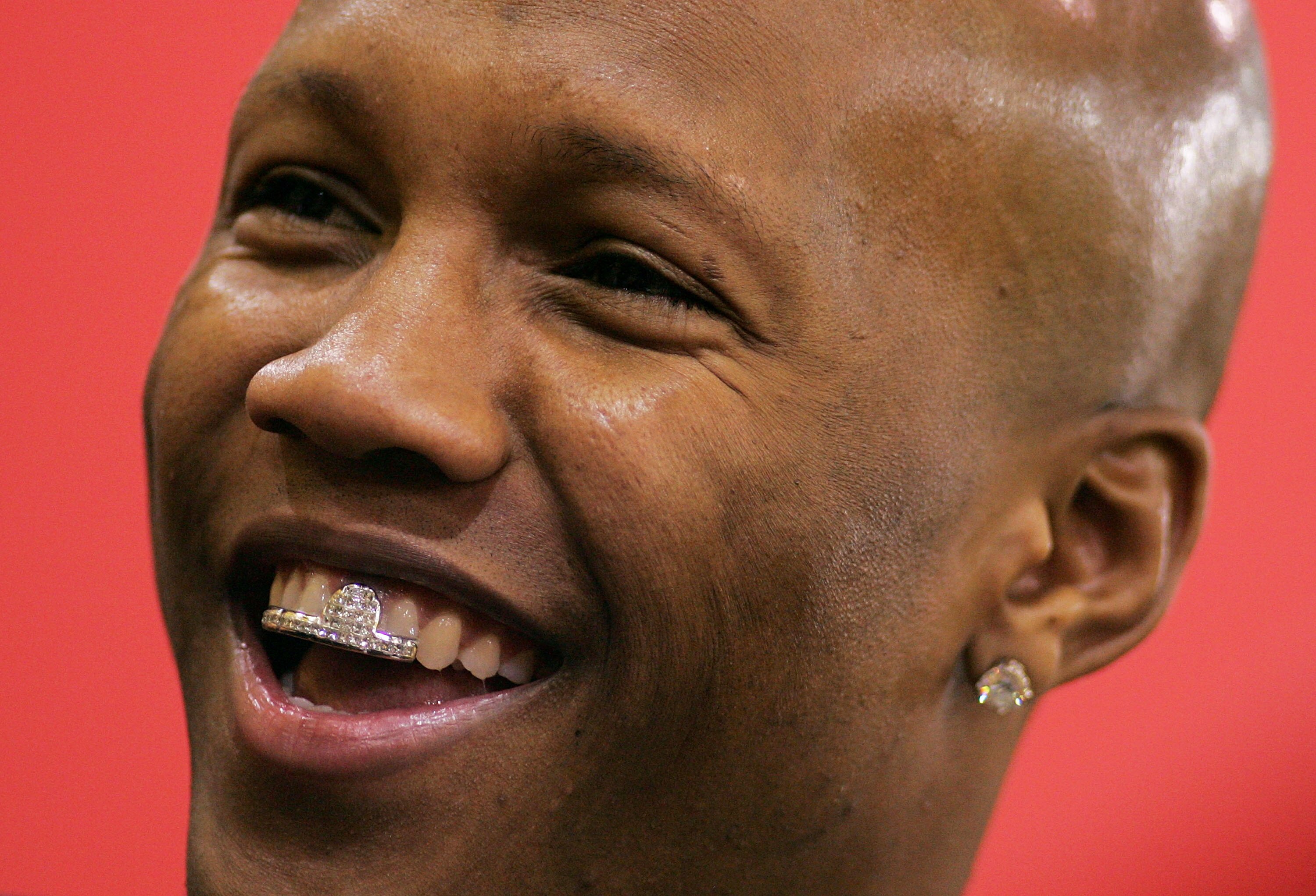 DEERFIELD BEACH, FL - DECEMBER 28:  WBA, WBC and IBF Welterweight champion Zab Judah jokes around prior to his scheduled workout at Punch Fitness on December 28, 2005 in Deerfield Beach, Florida.  (Photo by Doug Benc/Getty Images)