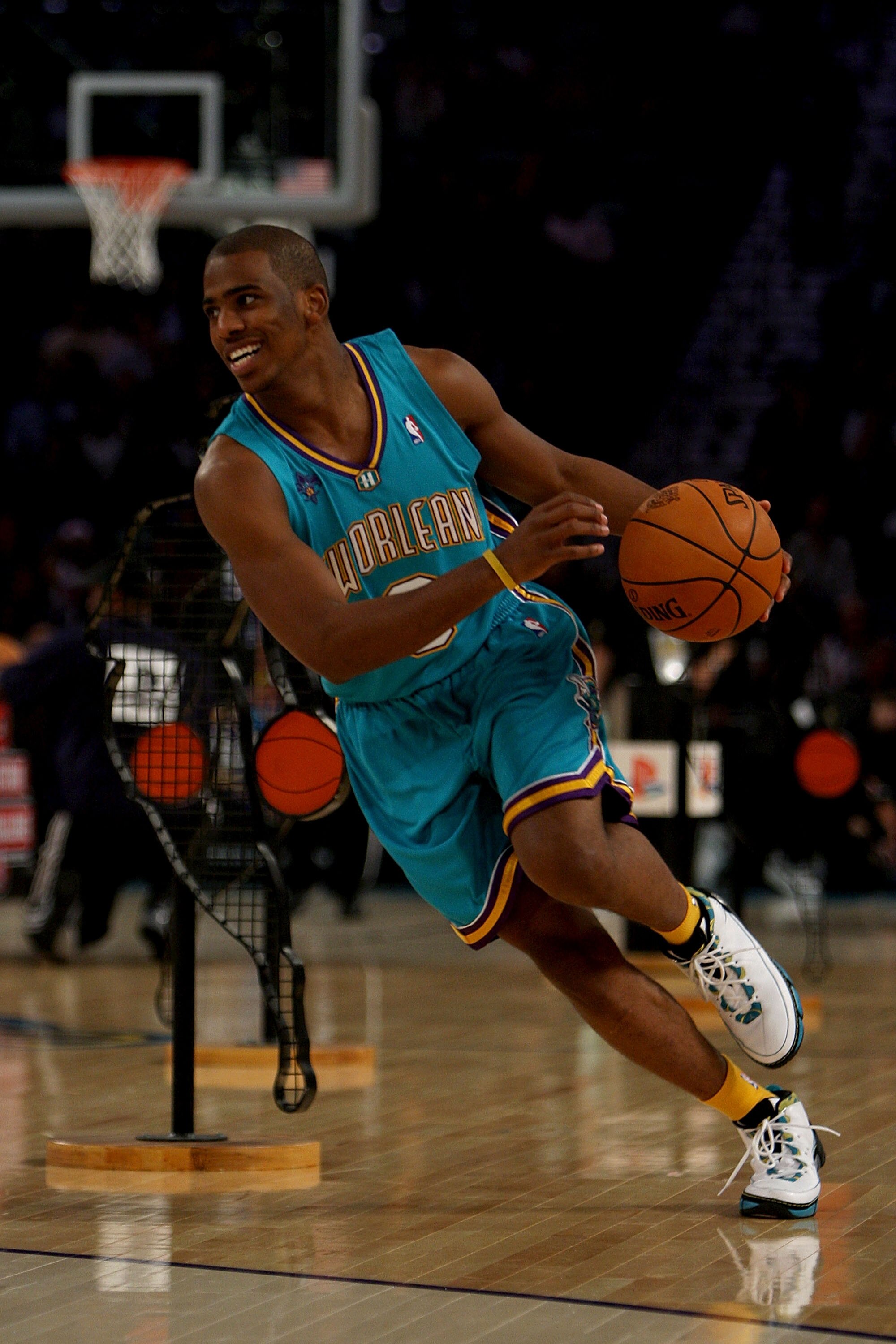 NEW ORLEANS - FEBRUARY 16:  Chris Paul of the New Orlenas Hornets participates in the Playstation Skills Challenge, part of 2008 NBA All-Star Weekend at the New Orleans Arena on February 16, 2008 in New Orleans, Louisiana.  NOTE TO USER: User expressly ac