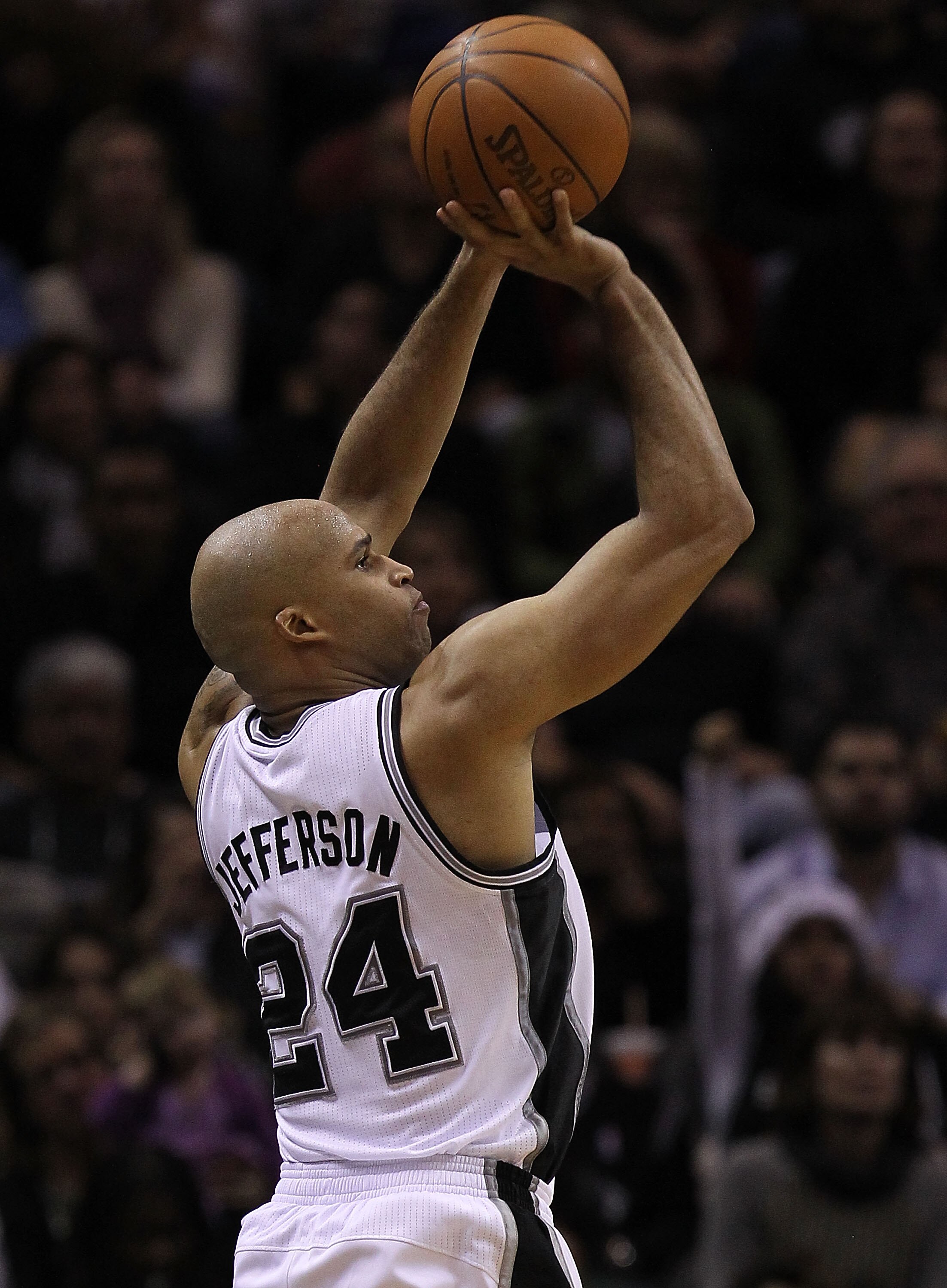 SAN ANTONIO, TX - DECEMBER 28:  Richard Jefferson #24 of the San Antonio Spurs during play against the Los Angeles Lakers at AT&T Center on December 28, 2010 in San Antonio, Texas.  NOTE TO USER: User expressly acknowledges and agrees that, by downloading