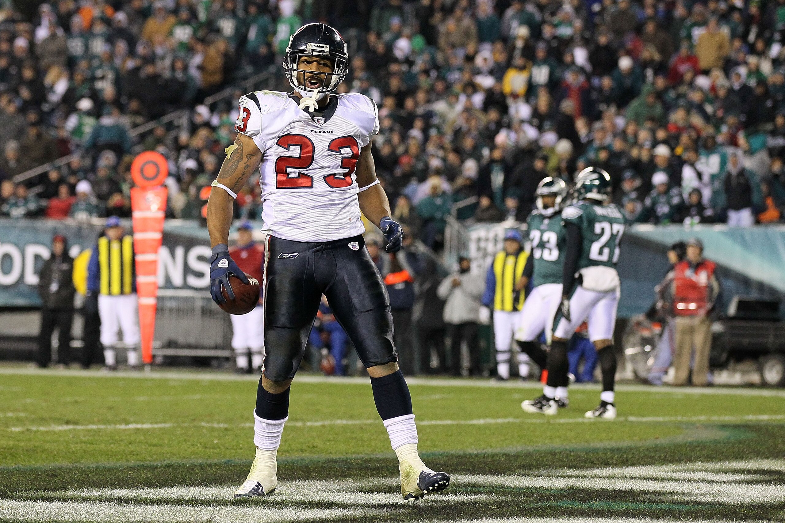 PHILADELPHIA, PA - DECEMBER 02: Arian Foster #23 of the Houston Texans celebrates after he scored a 3-yard rushing touchdown in the third quarter against the Philadelphia Eagles at Lincoln Financial Field on December 2, 2010 in Philadelphia, Pennsylvania PHILADELPHIA, PA - DECEMBER 02: Arian Foster #23 of the Houston Texans celebrates after he scored a 3-yard rushing touchdown in the third quarter against the Philadelphia Eagles at Lincoln Financial Field on December 2, 2010 in Philadelphia, Pennsylvania
