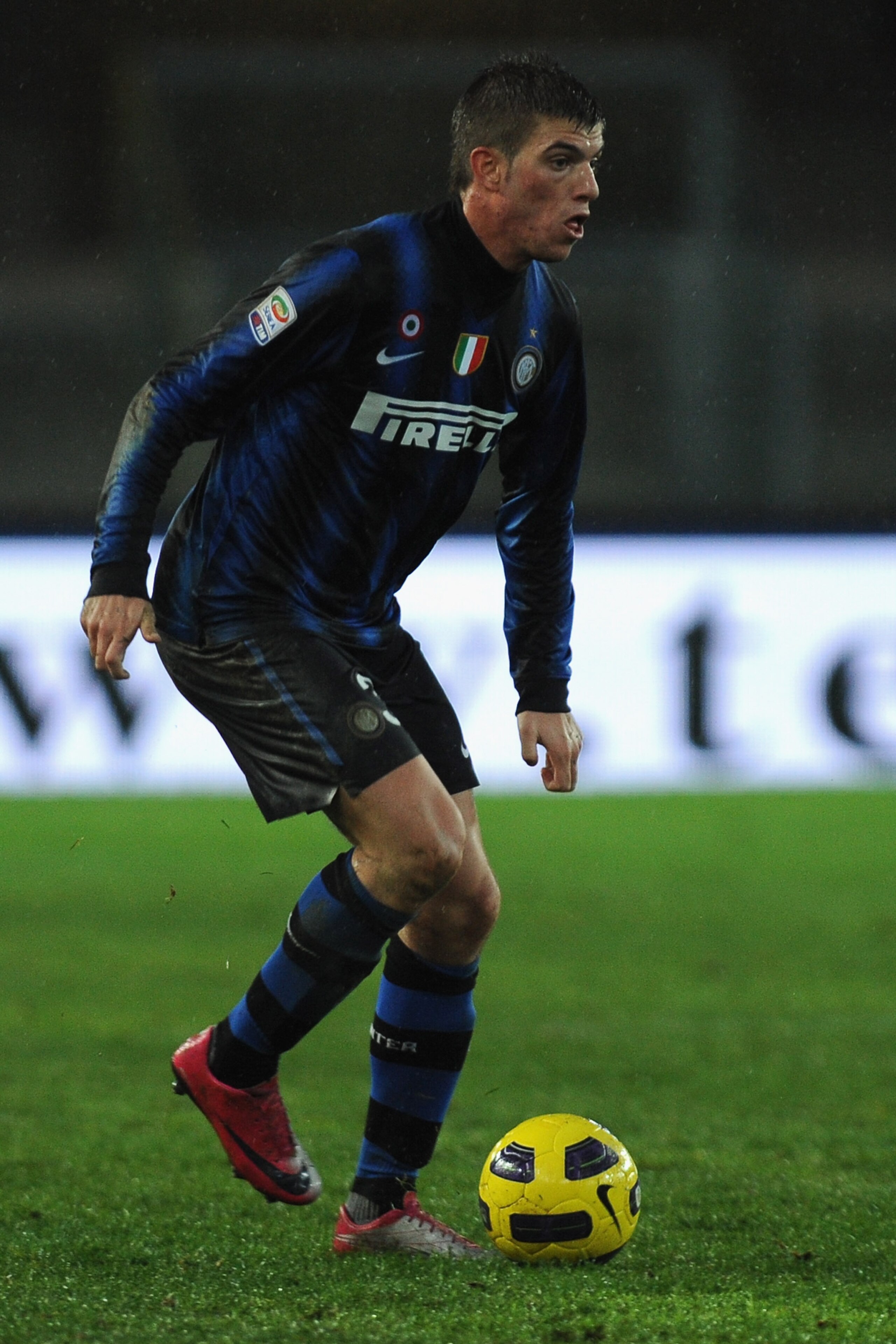 VERONA, ITALY - NOVEMBER 21: Davide Santon of FC Internazionale Milano in action during the Serie A match between AC Chievo Verona and FC Internazionale Milano at Stadio Marc' Antonio Bentegodi on November 21, 2010 in Verona, Italy. (Photo by Valerio Pe VERONA, ITALY - NOVEMBER 21: Davide Santon of FC Internazionale Milano in action during the Serie A match between AC Chievo Verona and FC Internazionale Milano at Stadio Marc' Antonio Bentegodi on November 21, 2010 in Verona, Italy. (Photo by Valerio Pe