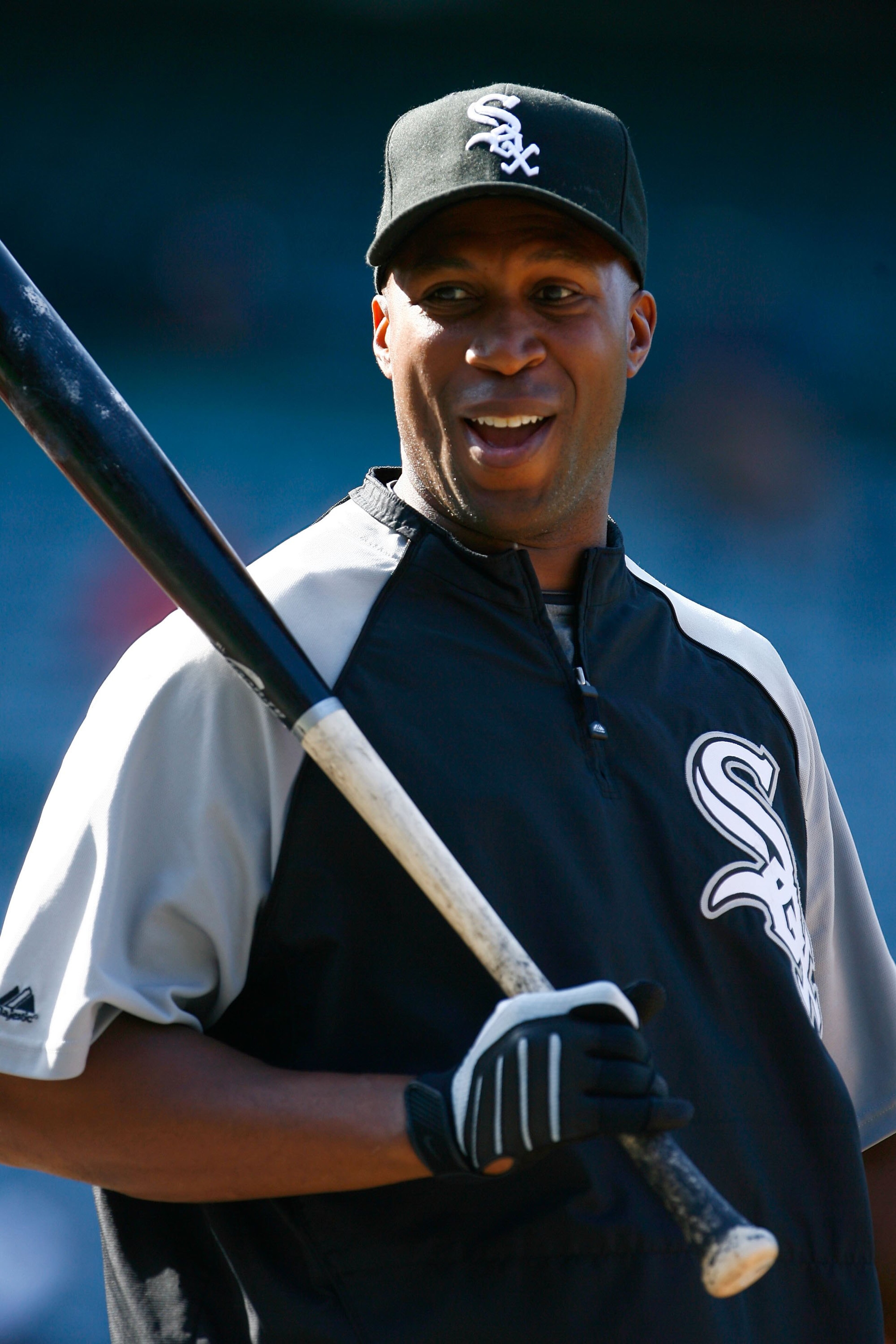 ANAHEIM, CA - MAY 25: Jermaine Dye #23 of the Chicago White Sox takes batting practice prior to the game against the Los Angeles Angels of Anaheim at Angel Stadium on May 25, 2009 in Anaheim, California. (Photo by Jeff Gross/Getty Images) ANAHEIM, CA - MAY 25: Jermaine Dye #23 of the Chicago White Sox takes batting practice prior to the game against the Los Angeles Angels of Anaheim at Angel Stadium on May 25, 2009 in Anaheim, California. (Photo by Jeff Gross/Getty Images)