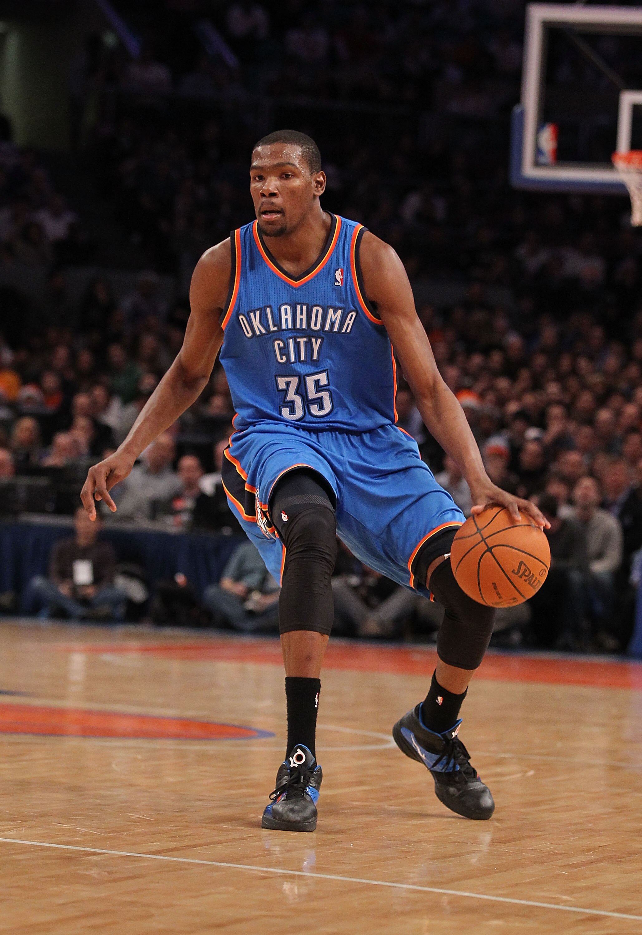 NEW YORK - DECEMBER 22:  Kevin Durant of the Oklahoma City Thunder in action against the New York Knicks at Madison Square Garden on December 22, 2010 in New York, New York.   NOTE TO USER: User expressly acknowledges and agrees that, by downloading and/o