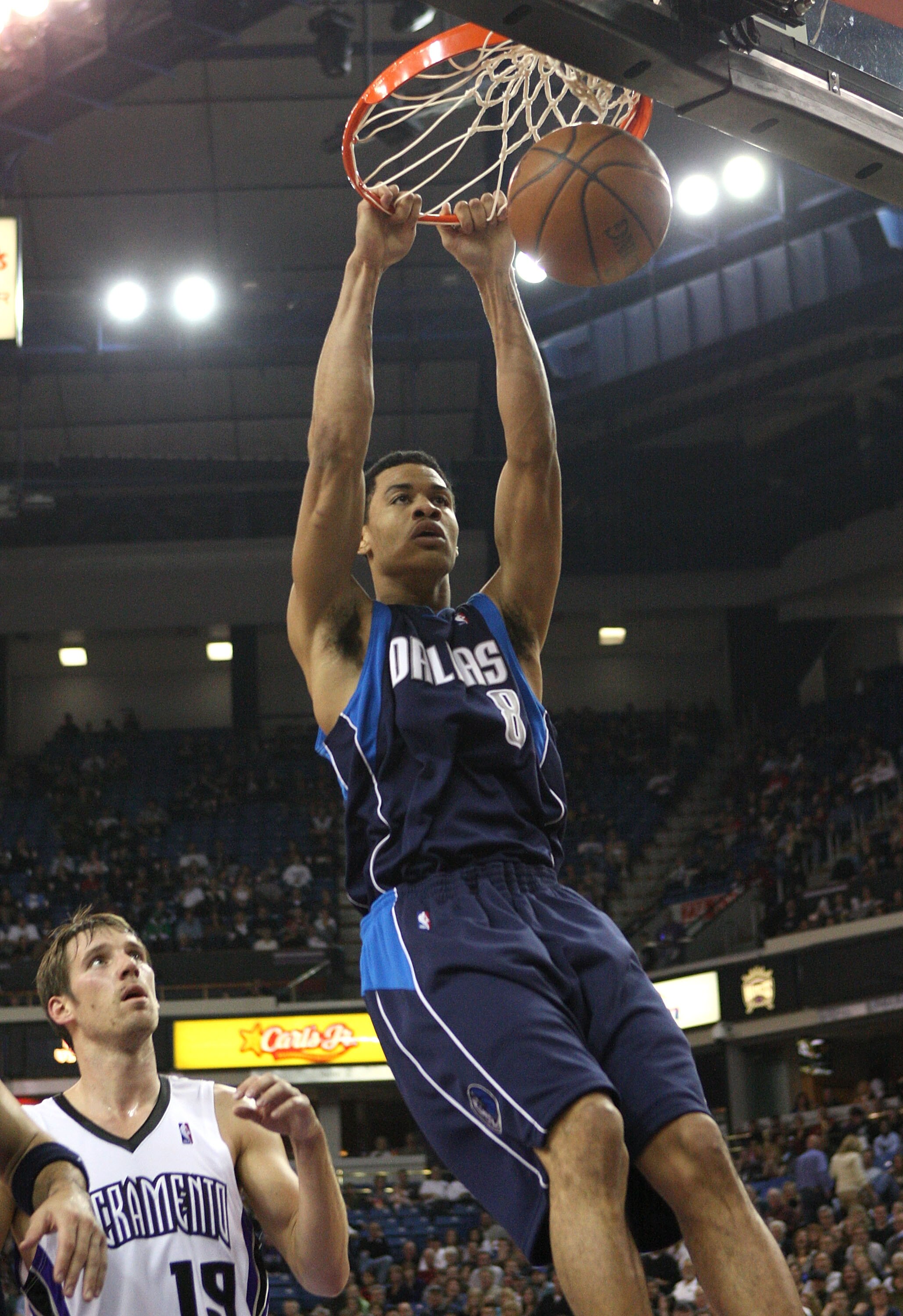 SACRAMENTO, CA - NOVEMBER 29: Gerald Green #8 of the Dallas Mavericks shoots over Beno Udrih #19 of the Sacramento Kings during an NBA game on November 29, 2008 at ARCO Arena in Sacramento, California. NOTE TO USER: User expressly acknowledges and agrees