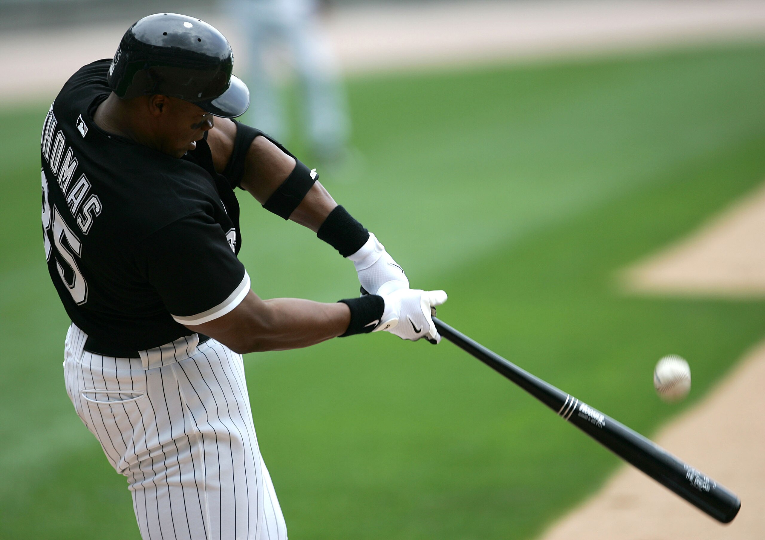 CHICAGO - JULY 20: Frank Thomas #35 of the Chicago White Sox takes a cut on the ball against the Detroit Tigers on July 20, 2005 at U.S. Cellular Field in Chicago, Illinois. The Tigers defeated the White Sox 8-6. (Photo by Jonathan Daniel/Getty Images) CHICAGO - JULY 20: Frank Thomas #35 of the Chicago White Sox takes a cut on the ball against the Detroit Tigers on July 20, 2005 at U.S. Cellular Field in Chicago, Illinois. The Tigers defeated the White Sox 8-6. (Photo by Jonathan Daniel/Getty Images)