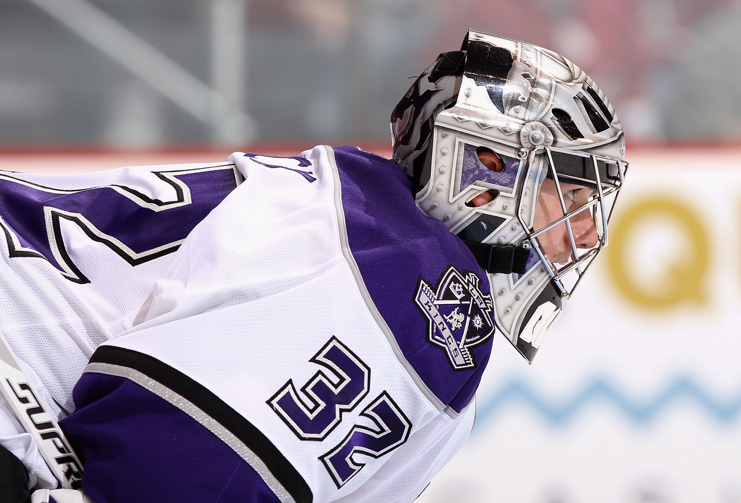 GLENDALE, AZ - DECEMBER 29: Goaltender Jonathan Quick #32 of the Los Angeles Kings during the NHL game against the Phoenix Coyotes at Jobing.com Arena on December 29, 2010 in Glendale, Arizona. The Coyotes defeated the Kings 6-3. (Photo by Christian Pe GLENDALE, AZ - DECEMBER 29: Goaltender Jonathan Quick #32 of the Los Angeles Kings during the NHL game against the Phoenix Coyotes at Jobing.com Arena on December 29, 2010 in Glendale, Arizona. The Coyotes defeated the Kings 6-3. (Photo by Christian Pe