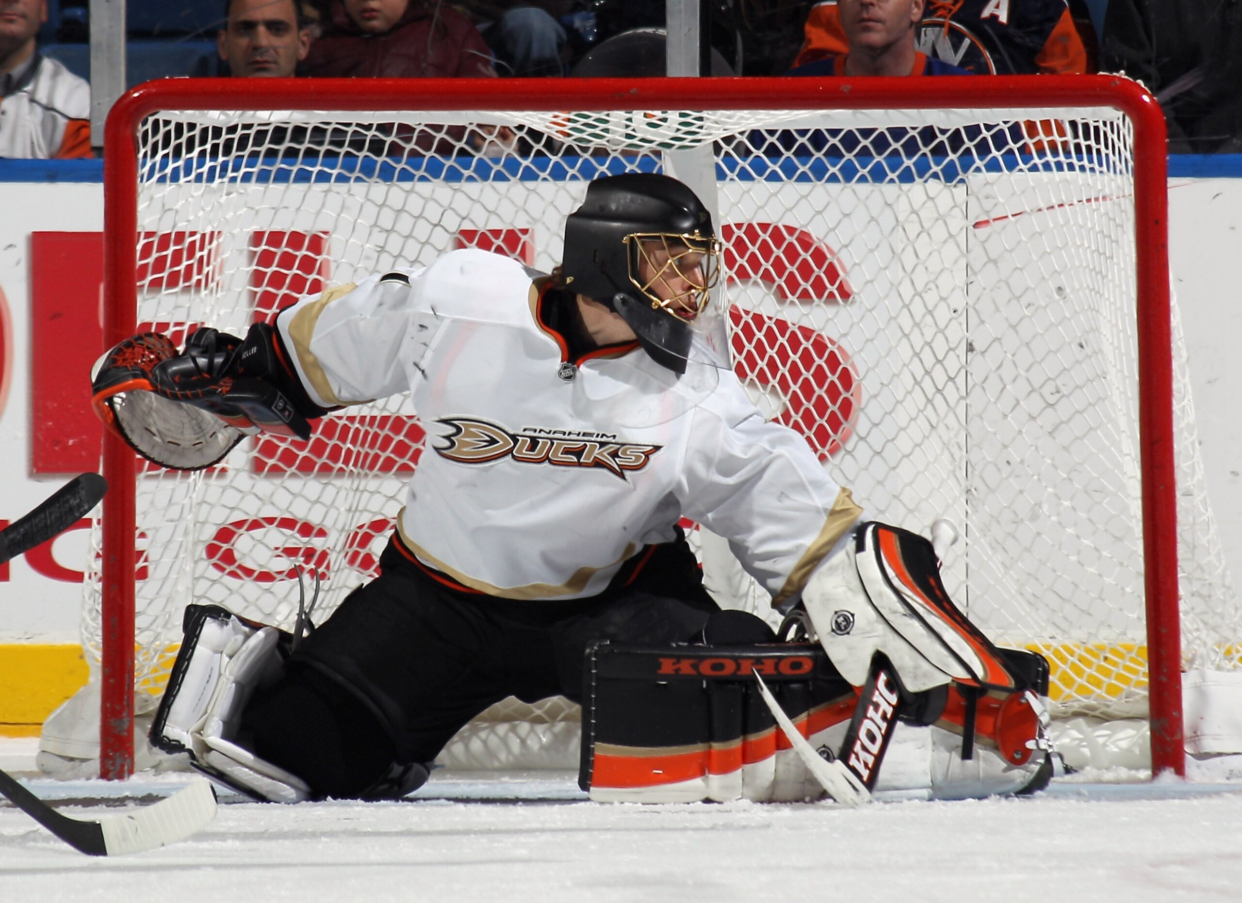 UNIONDALE, NY - DECEMBER 16: Jonas Hiller #1 of the Anaheim Ducks skates against the New York Islanders at the Nassau Coliseum on December 16, 2010 in Uniondale, New York. (Photo by Bruce Bennett/Getty Images) UNIONDALE, NY - DECEMBER 16: Jonas Hiller #1 of the Anaheim Ducks skates against the New York Islanders at the Nassau Coliseum on December 16, 2010 in Uniondale, New York. (Photo by Bruce Bennett/Getty Images)