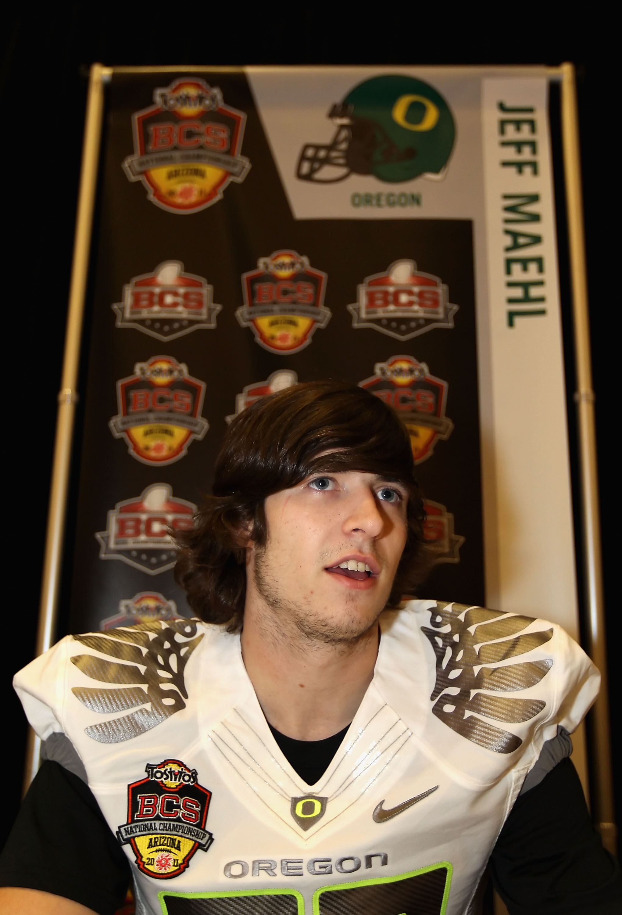 SCOTTSDALE, AZ - JANUARY 07:  Wide receiver Jeff Maehl of the Oregon Ducks talks with the media during Media Day for the Tostitos BCS National Championship Game at the JW Marriott Camelback Inn on January 7, 2011 in Scottsdale, Arizona.  (Photo by Christi