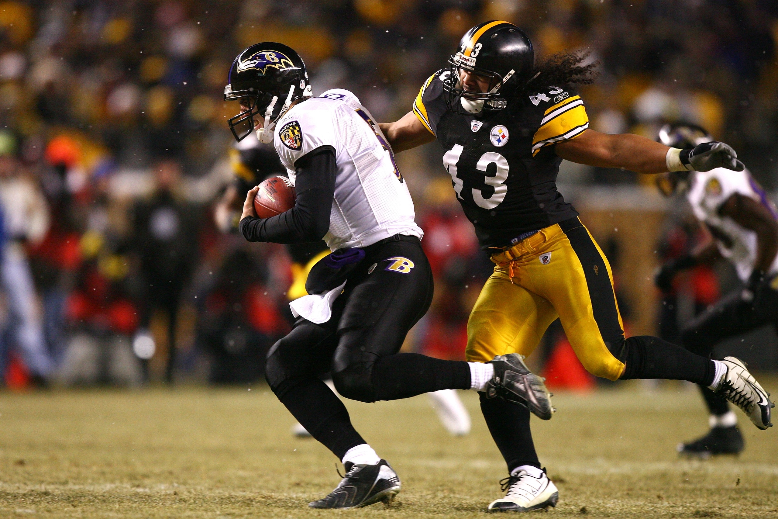 PITTSBURGH - JANUARY 18: Troy Polamalu #43 of the Pittsburgh Steelers runs down Joe Flacco #5 of the Baltimore Ravens during the AFC Championship game on January 18, 2009 at Heinz Field in Pittsburgh, Pennsylvania. (Photo by Al Bello/Getty Images) PITTSBURGH - JANUARY 18: Troy Polamalu #43 of the Pittsburgh Steelers runs down Joe Flacco #5 of the Baltimore Ravens during the AFC Championship game on January 18, 2009 at Heinz Field in Pittsburgh, Pennsylvania. (Photo by Al Bello/Getty Images)