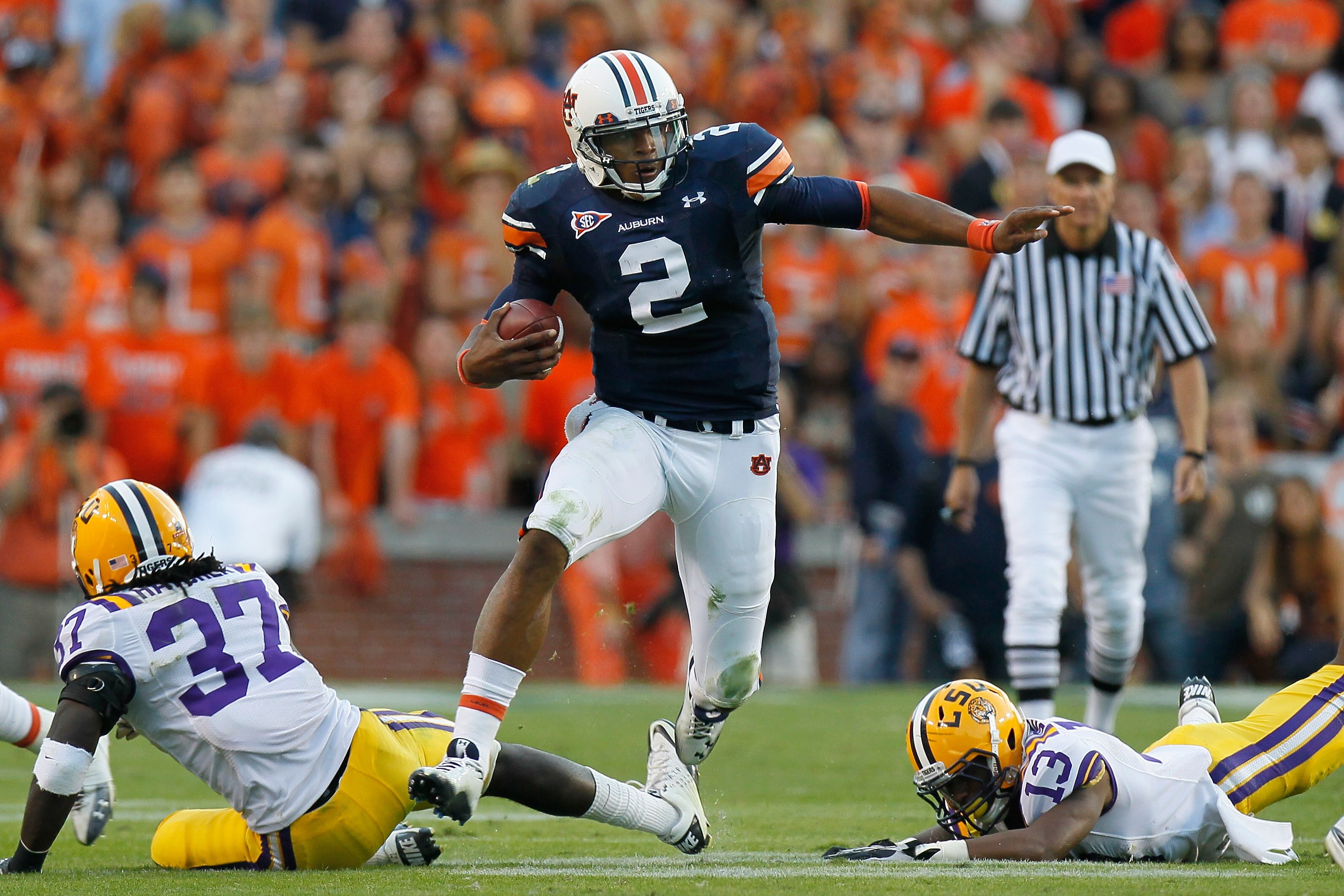 AUBURN, AL - OCTOBER 23:  Quarterback Cameron Newton #2 of the Auburn Tigers against the LSU Tigers at Jordan-Hare Stadium on October 23, 2010 in Auburn, Alabama.  (Photo by Kevin C. Cox/Getty Images)